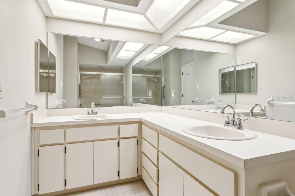 Image 17 of 25 For 4655 Wallingford Court 4655