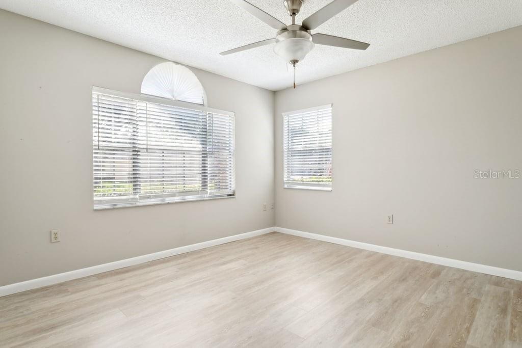 Image 19 of 25 For 4655 Wallingford Court 4655
