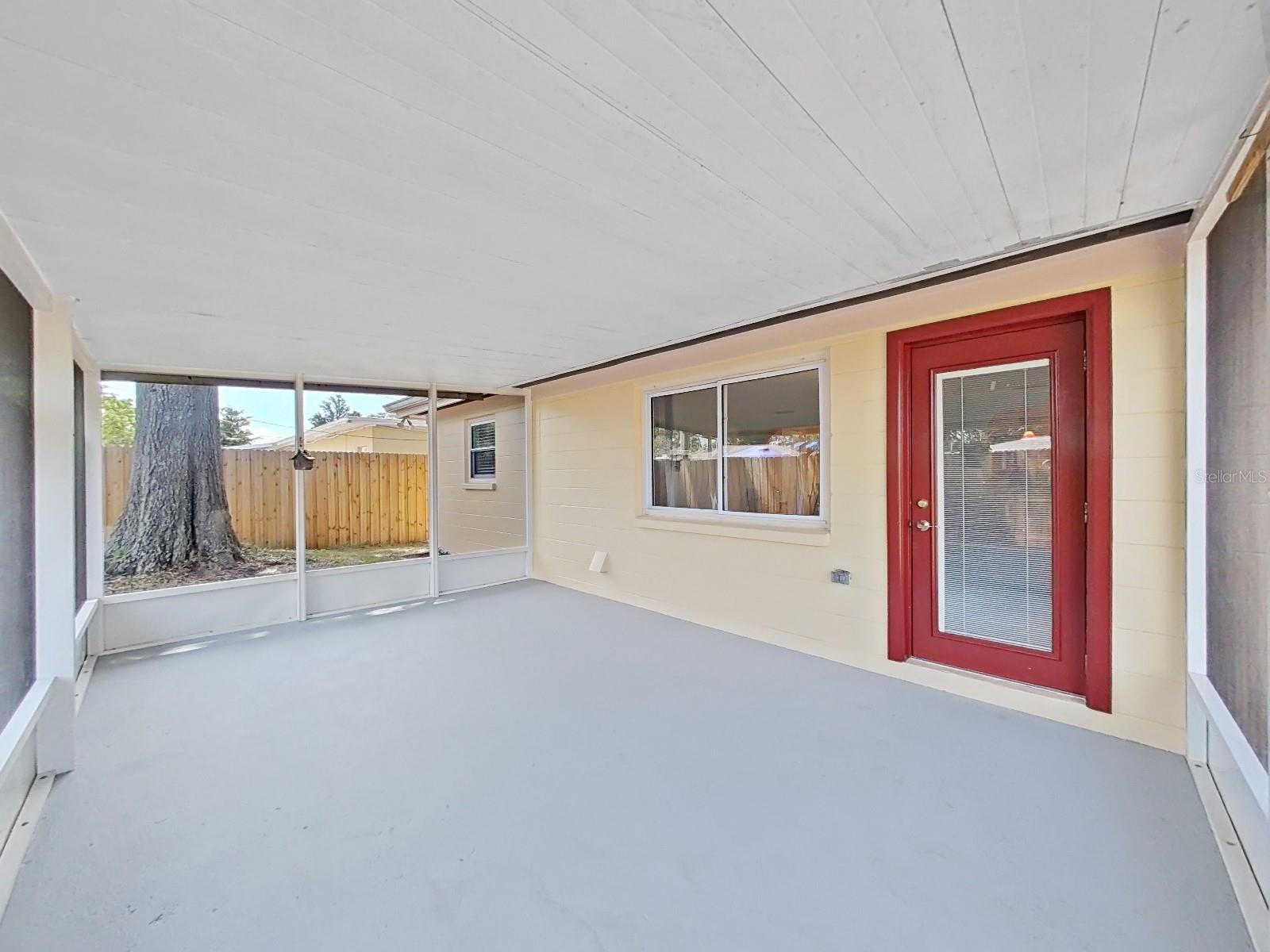 Image 15 of 49 For 6067 43rd Terrace N