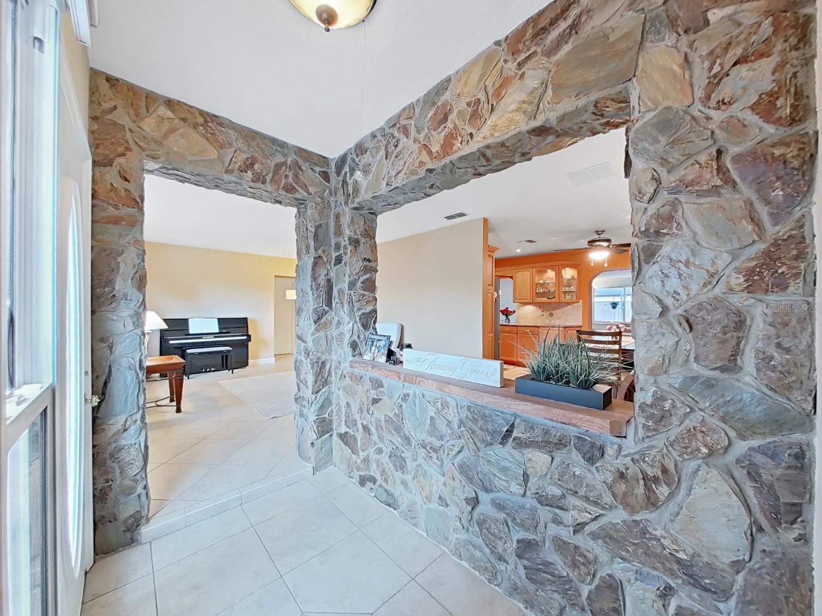 Image 18 of 49 For 6067 43rd Terrace N