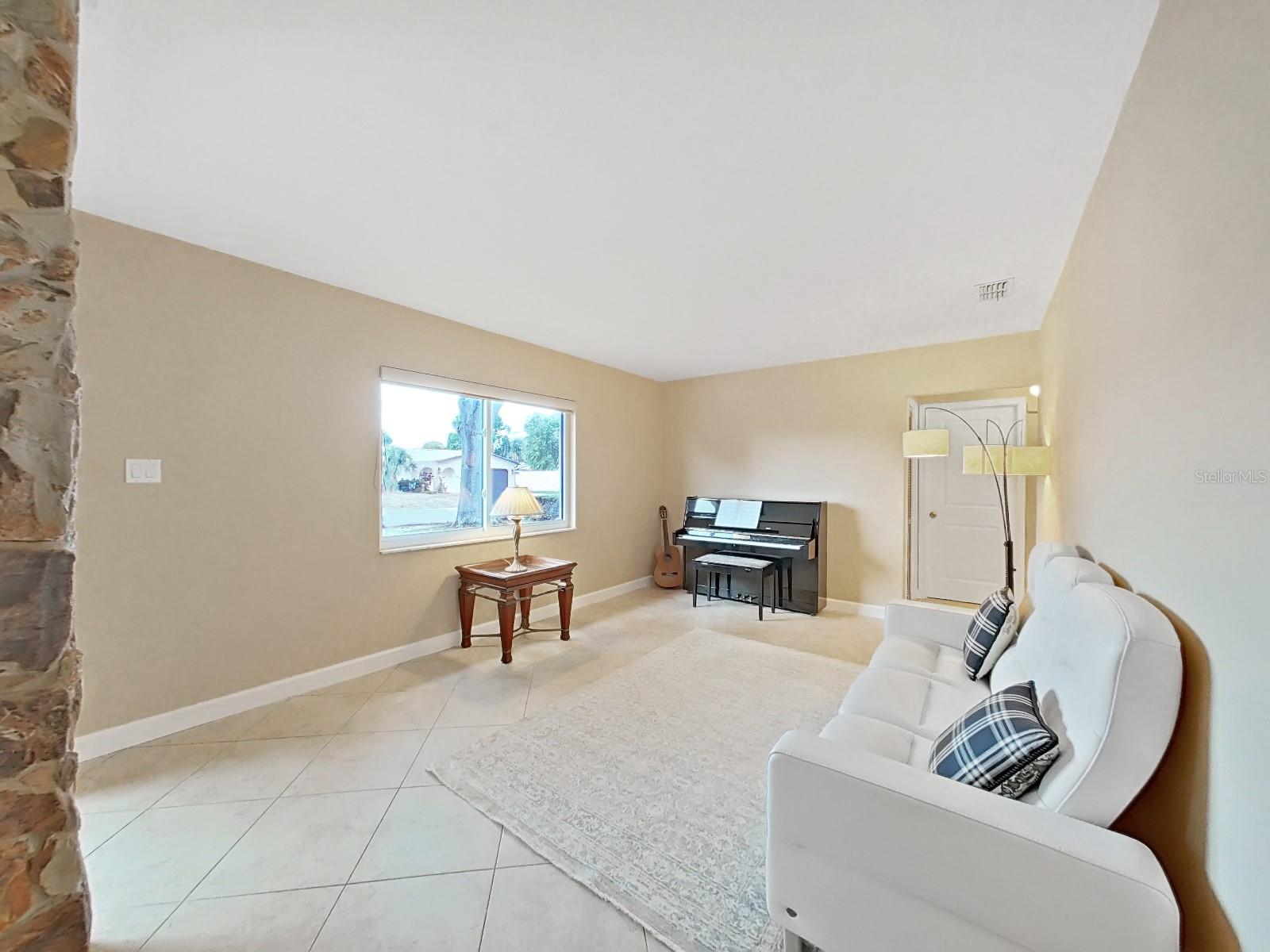 Image 21 of 49 For 6067 43rd Terrace N
