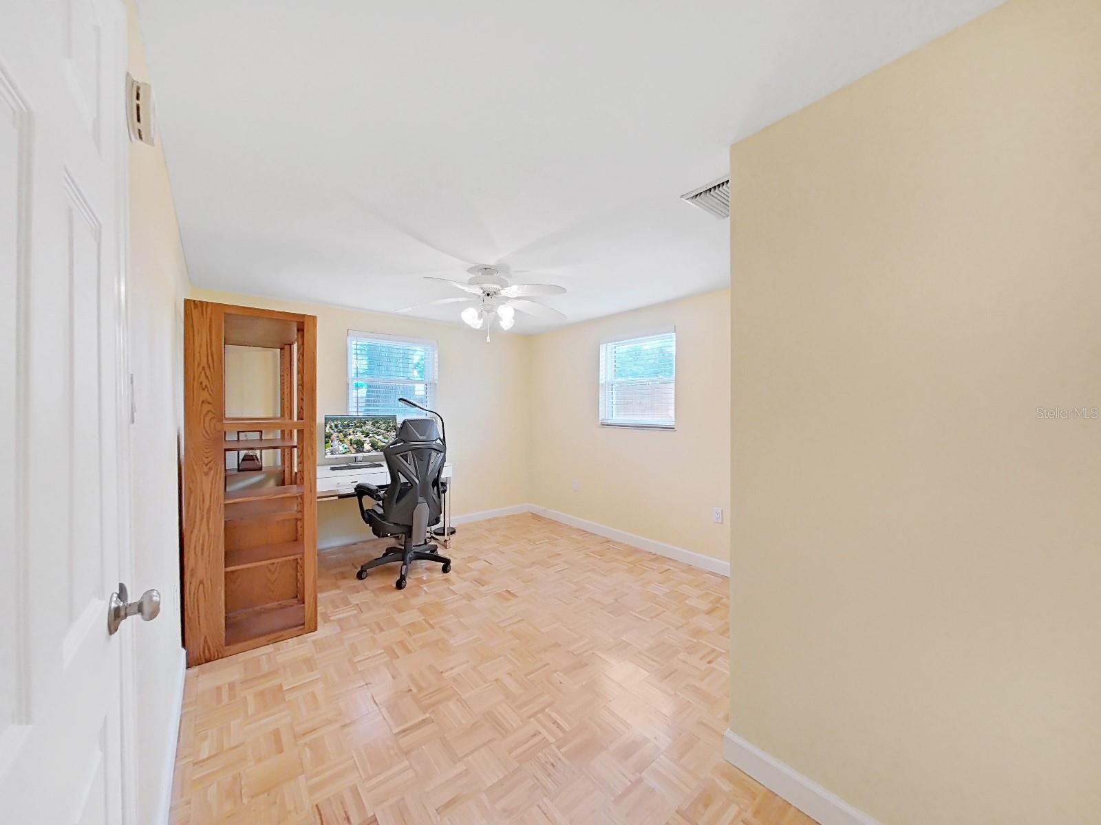 Image 23 of 49 For 6067 43rd Terrace N