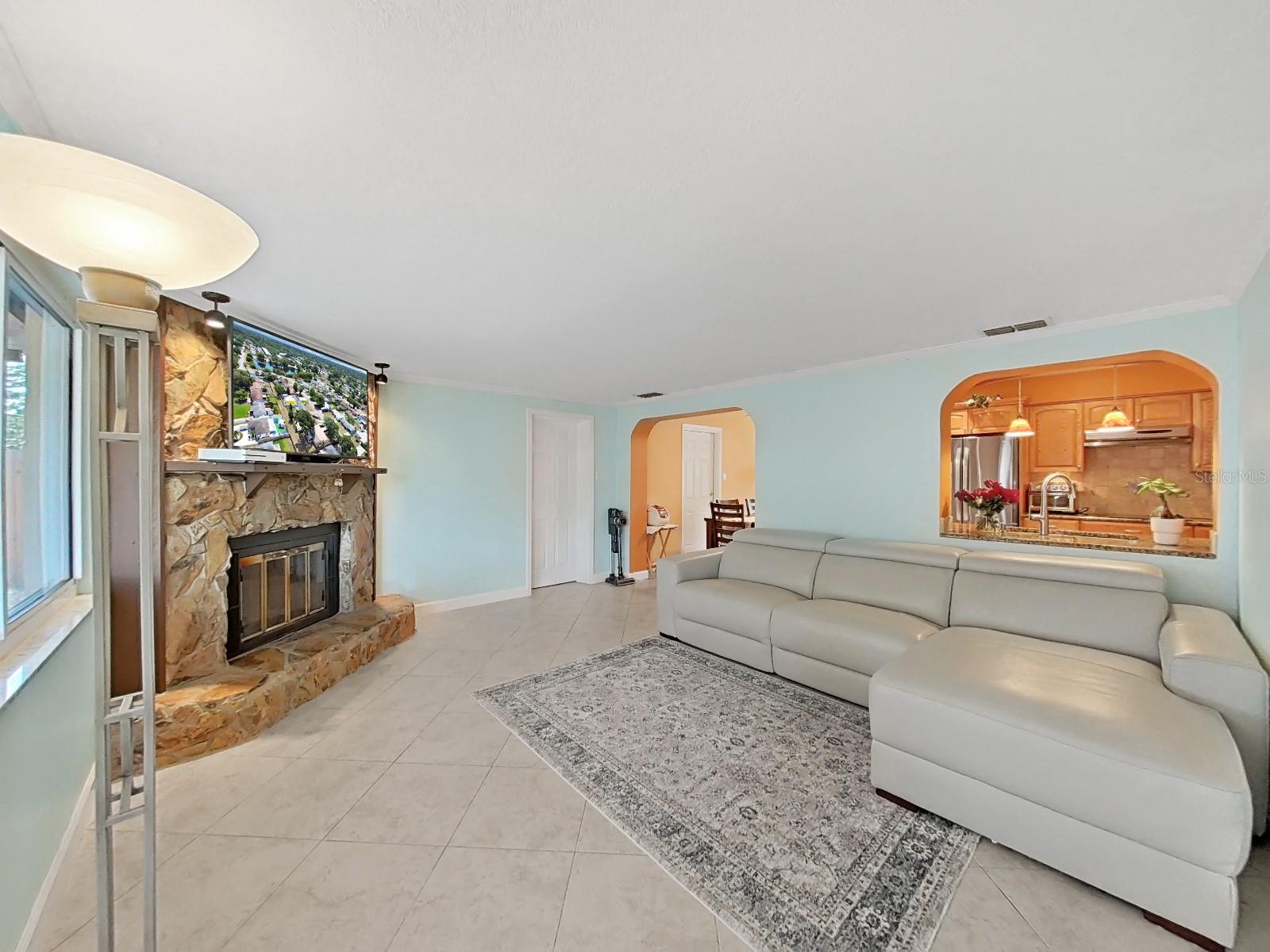 Image 26 of 49 For 6067 43rd Terrace N