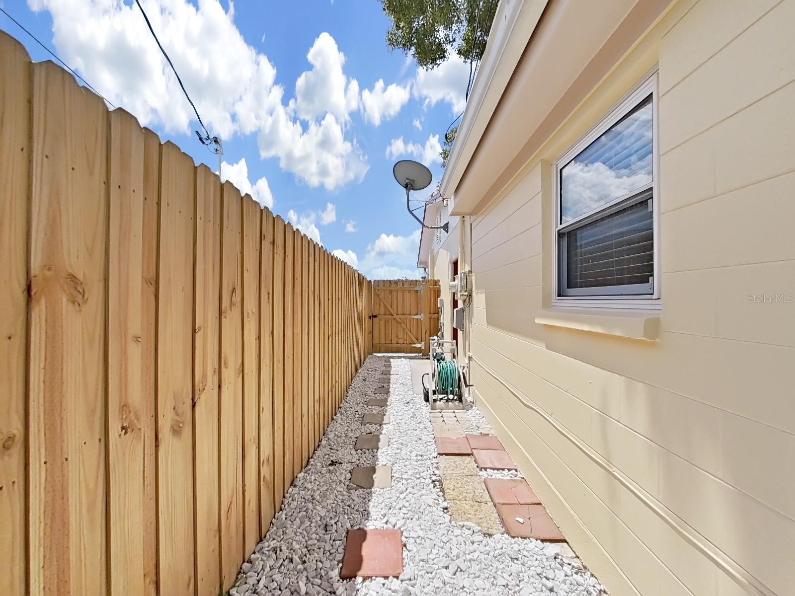 Image 7 of 49 For 6067 43rd Terrace N