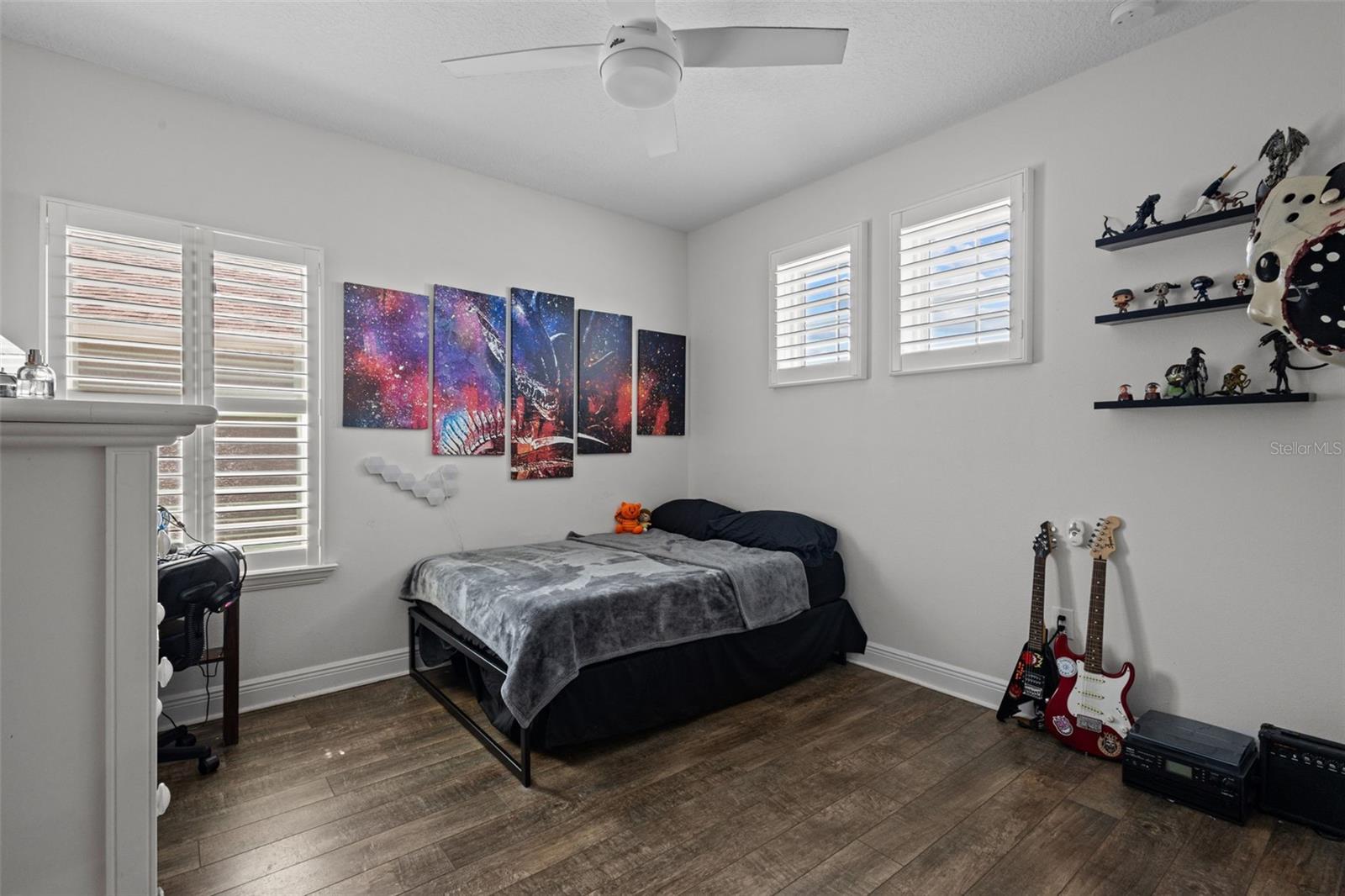 Image 33 of 56 For 14855 Renaissance Avenue