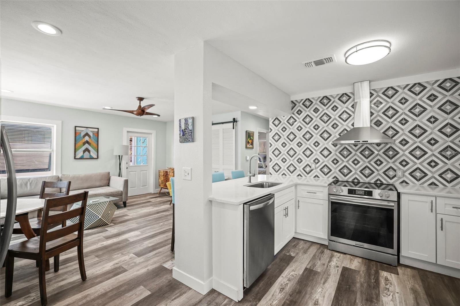 Image 18 of 53 For 2479 Trade Winds Drive