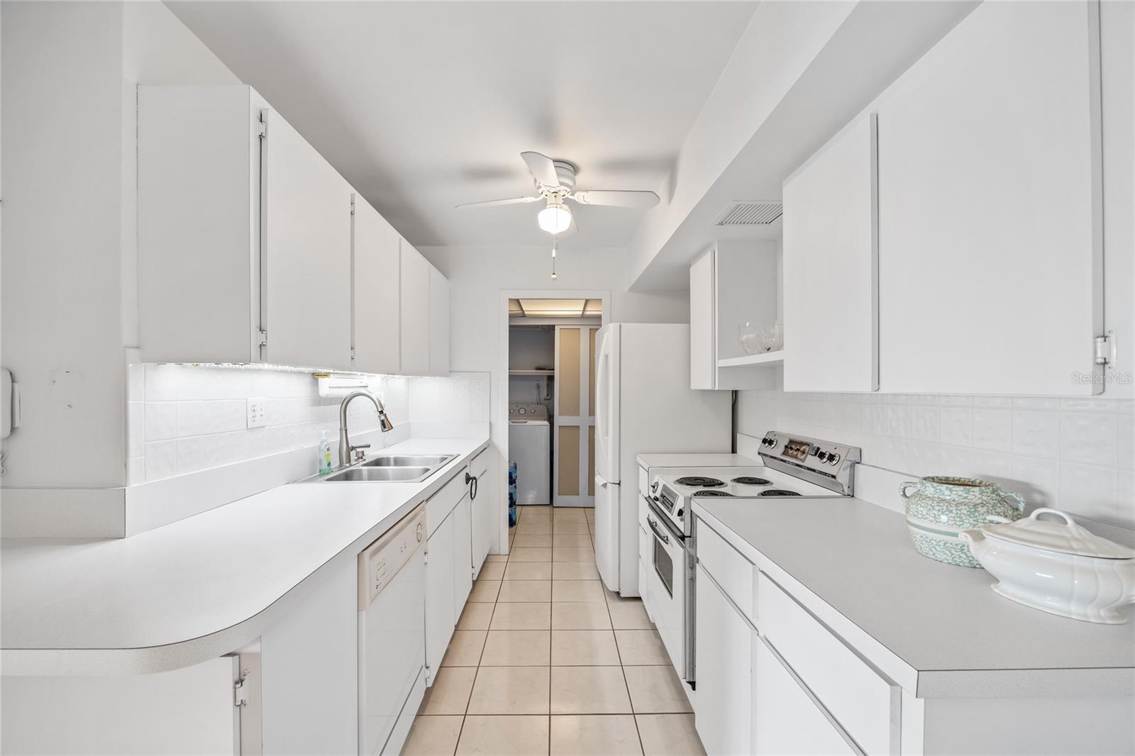 Image 12 of 20 For 10355 Paradise Boulevard 907