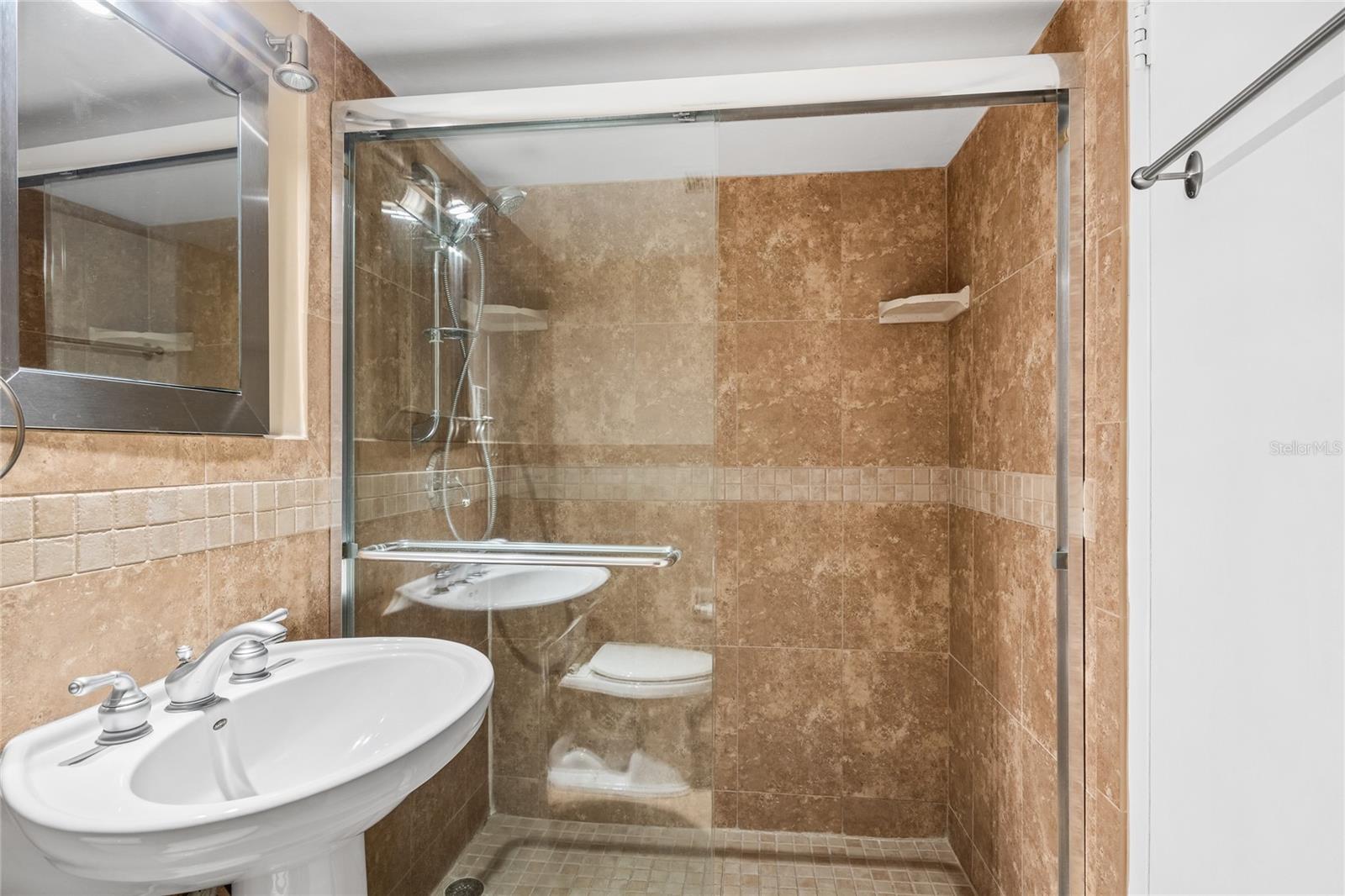 Image 15 of 20 For 10355 Paradise Boulevard 907