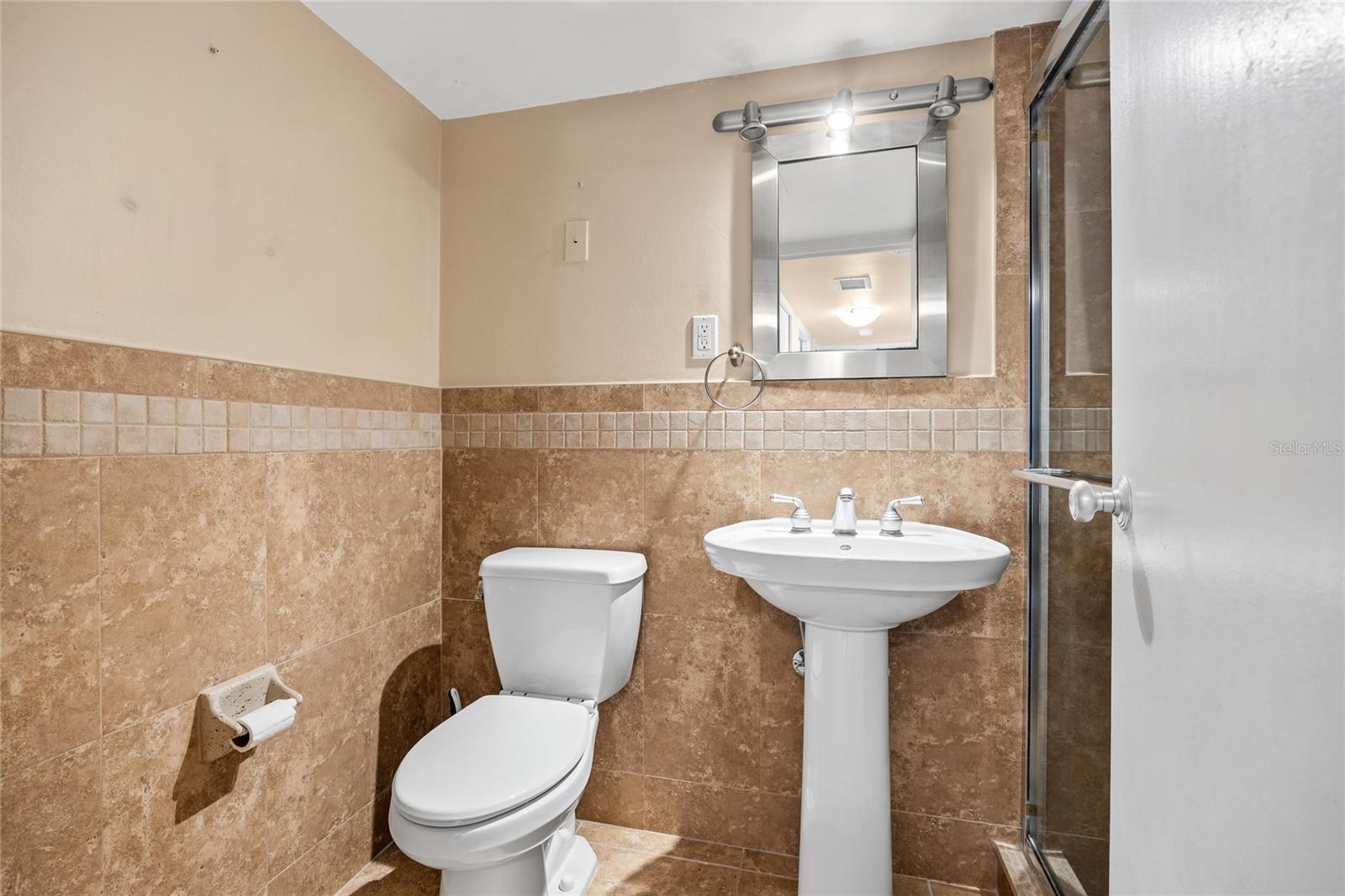 Image 16 of 20 For 10355 Paradise Boulevard 907