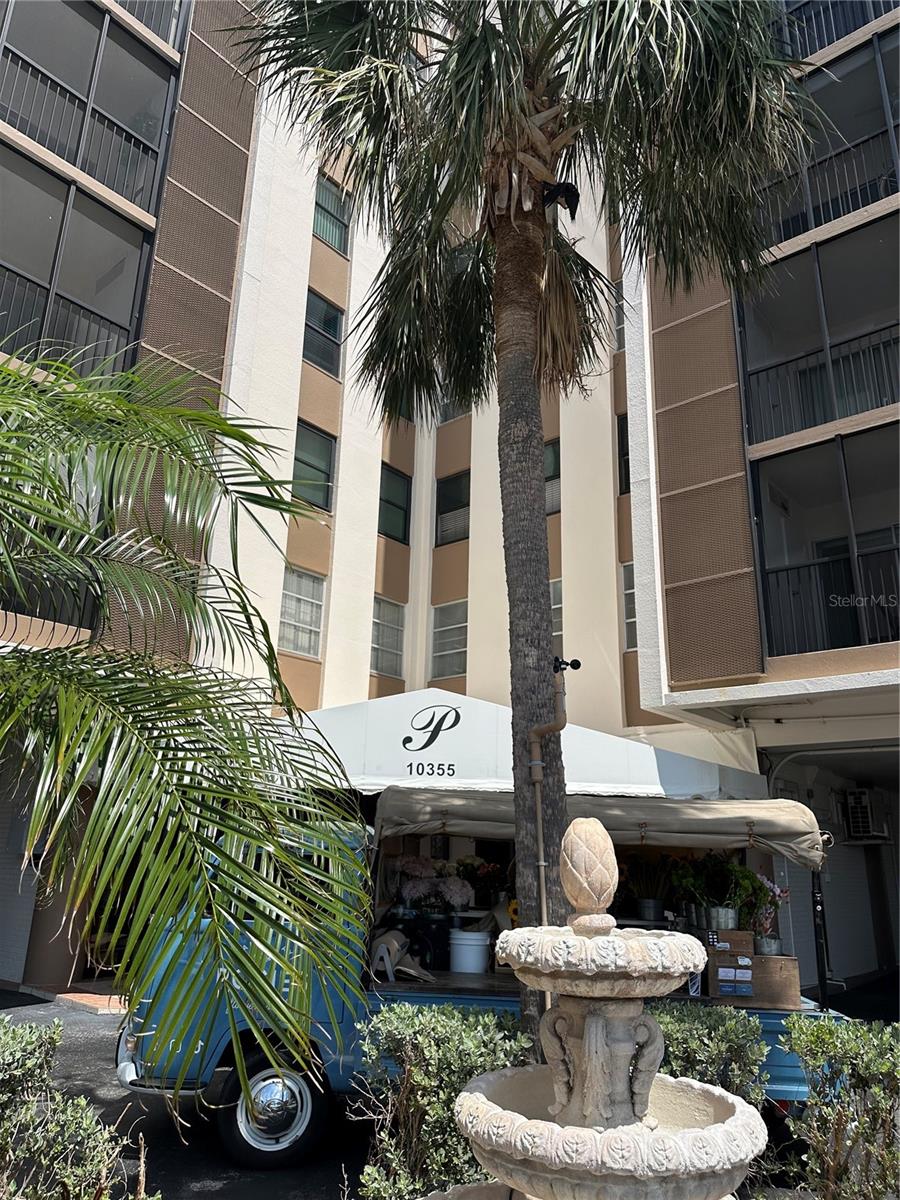 Image 2 of 11 For 10355 Paradise Boulevard 907