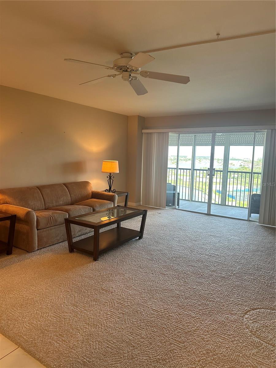 Image 3 of 11 For 10355 Paradise Boulevard 907