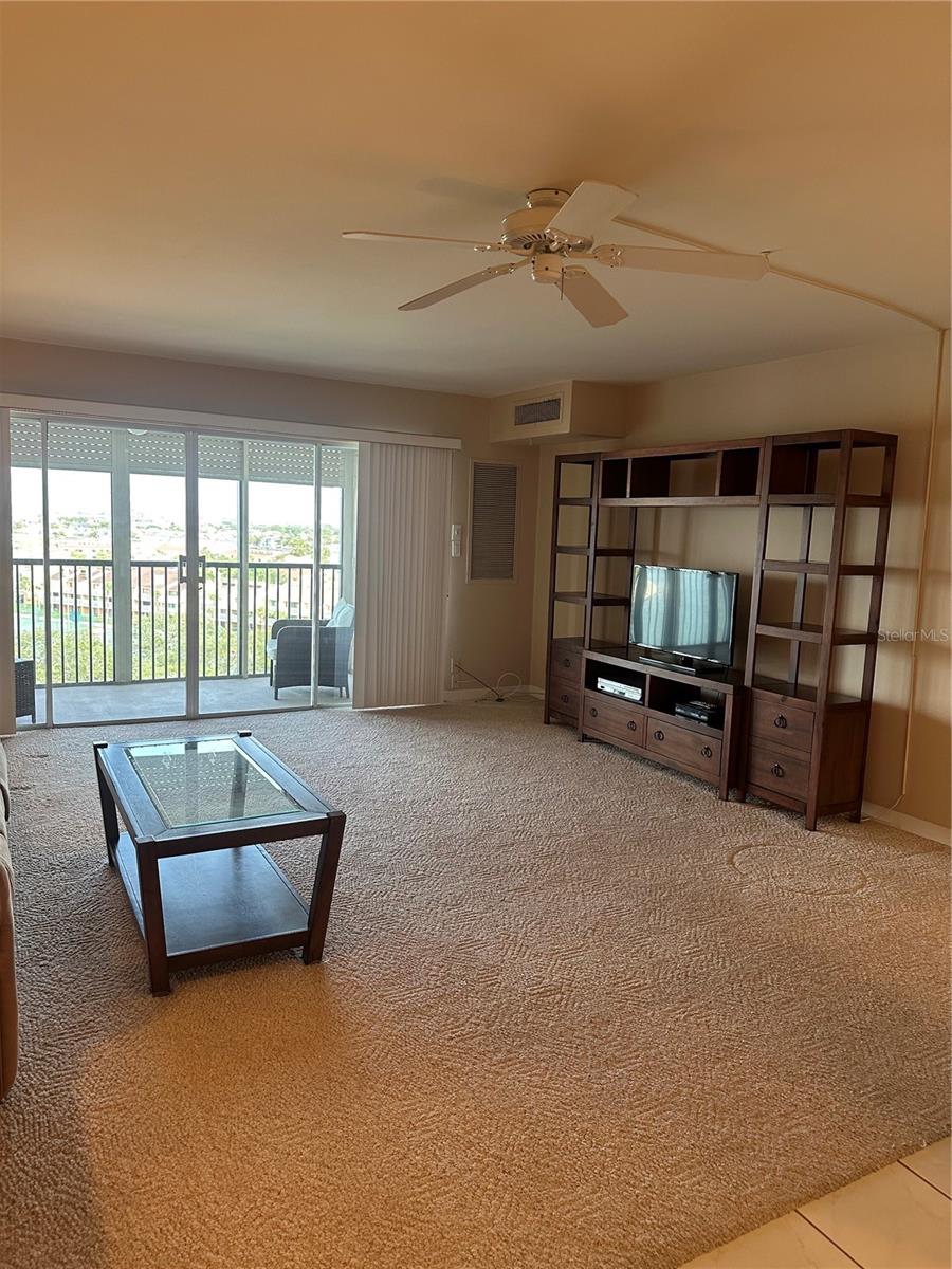 Image 4 of 11 For 10355 Paradise Boulevard 907
