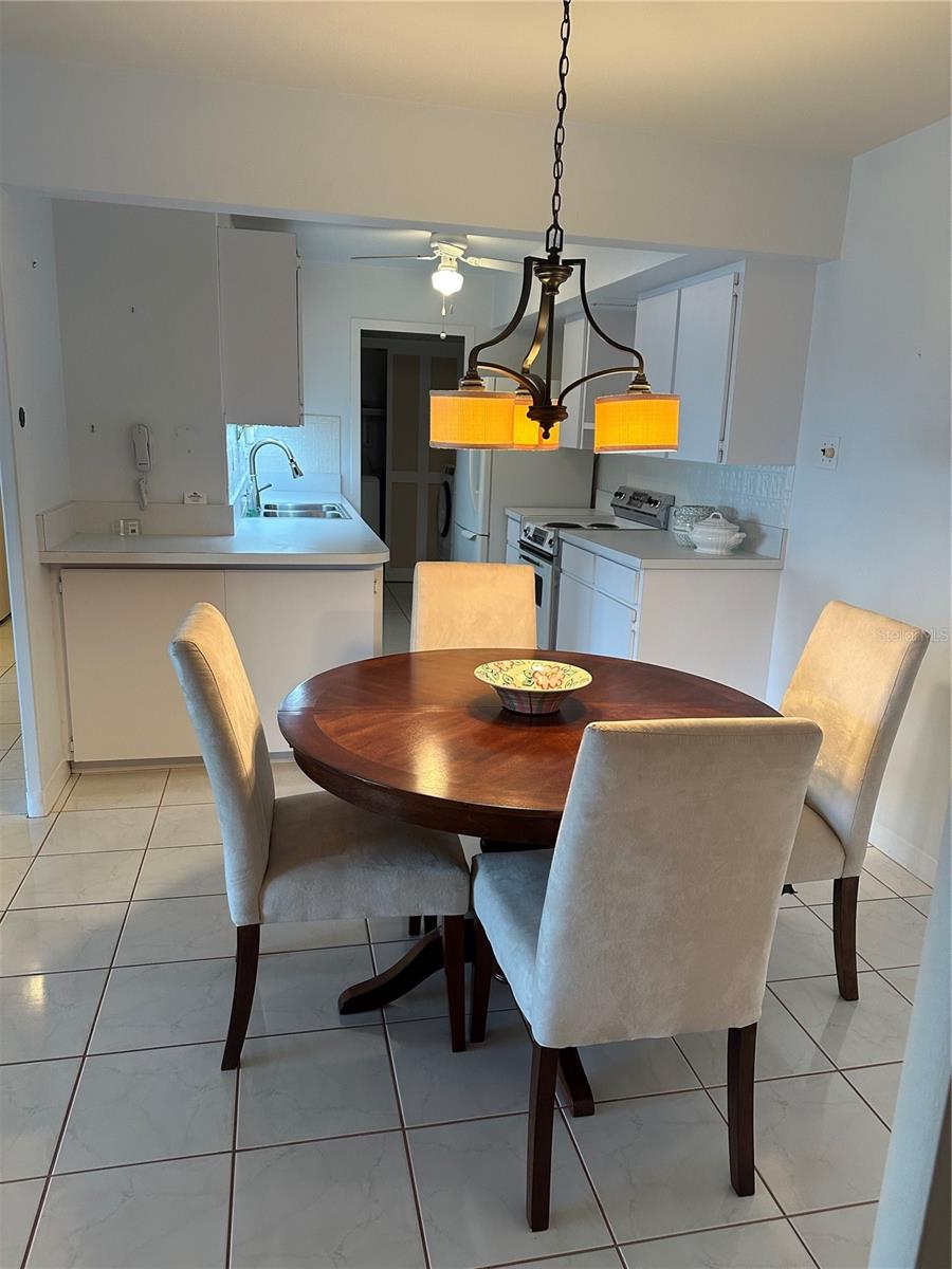 Image 5 of 11 For 10355 Paradise Boulevard 907