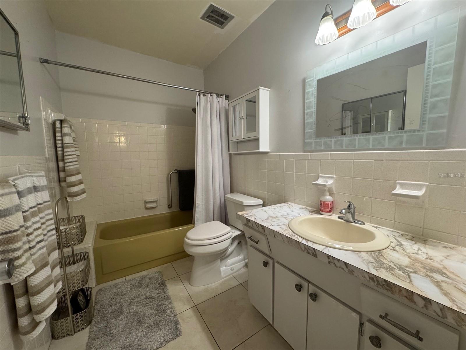 Image 14 of 56 For 2449 Columbia Drive 67