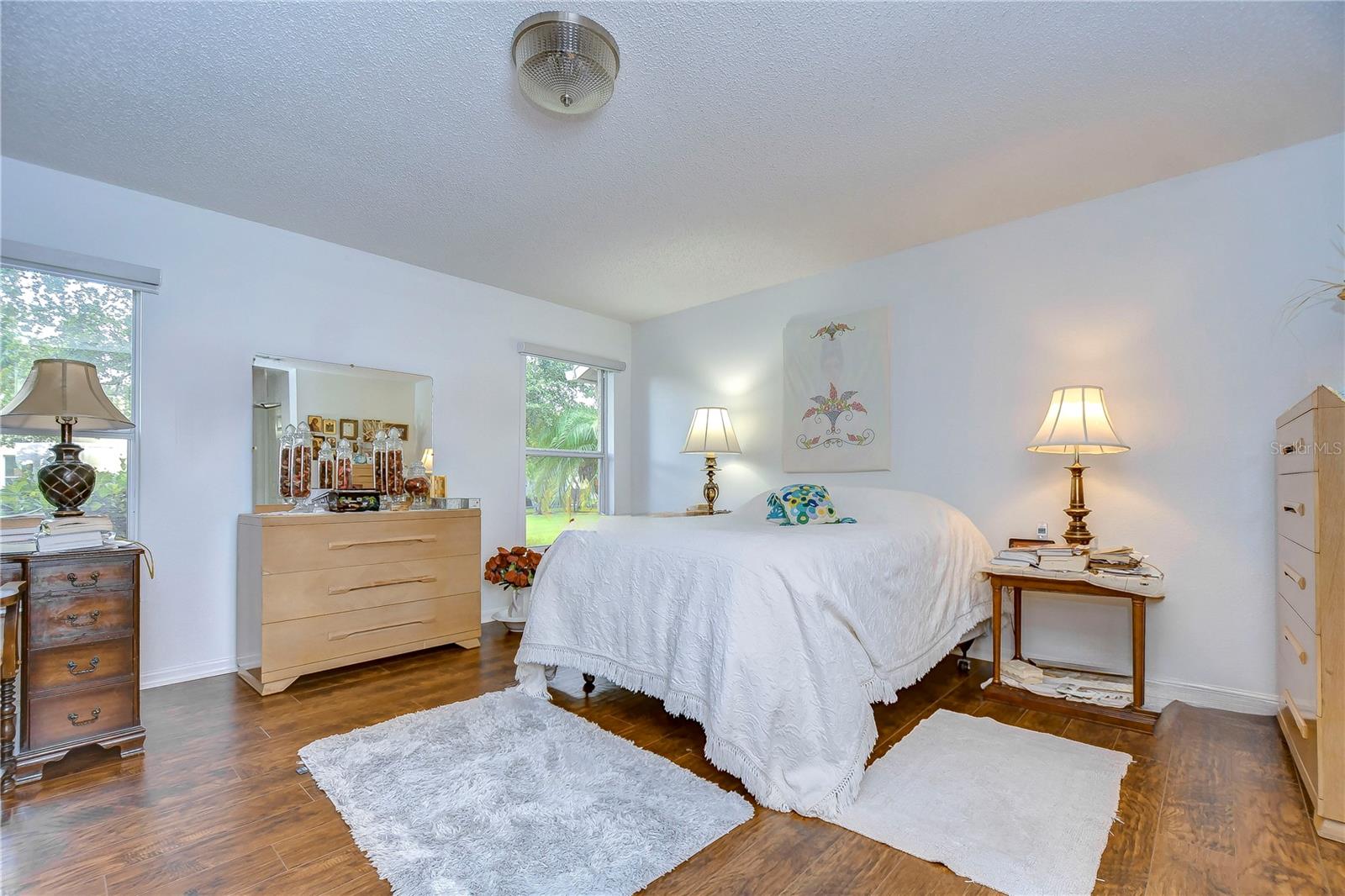 Listing photo id 9 for 1210 Wolford Drive