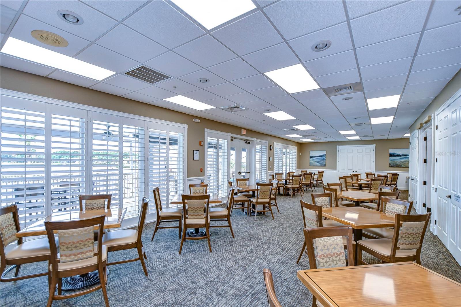 Listing photo id 26 for 1210 Wolford Drive