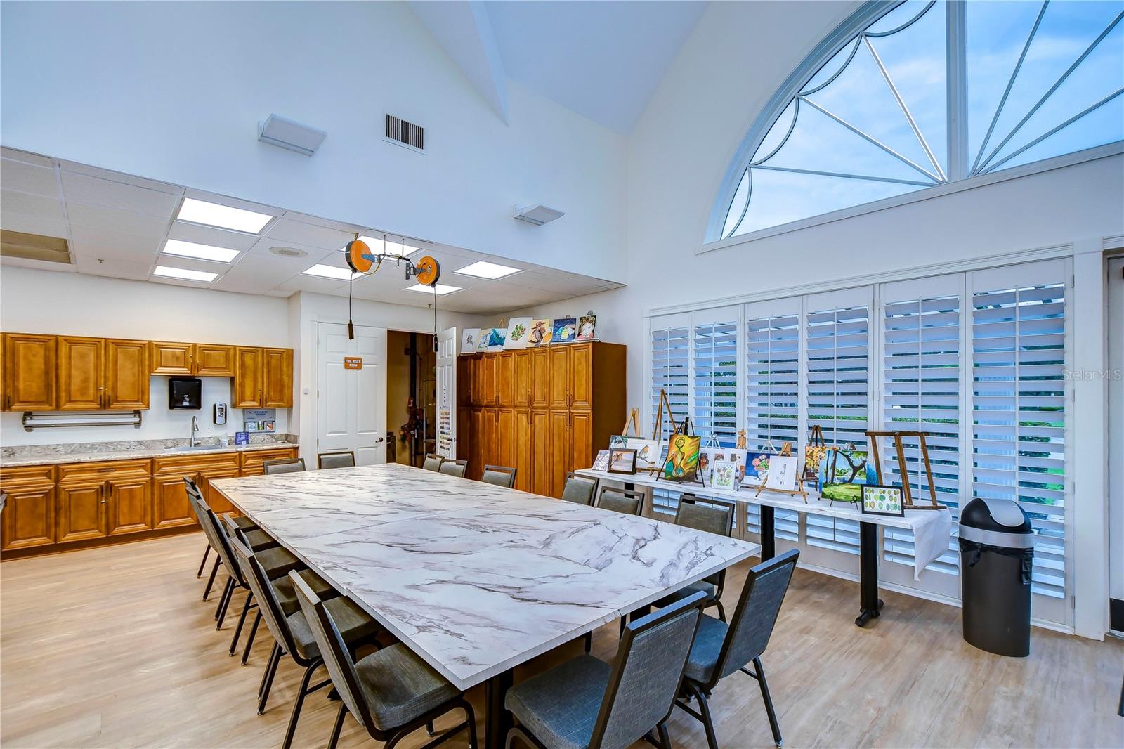 Listing photo id 28 for 1210 Wolford Drive