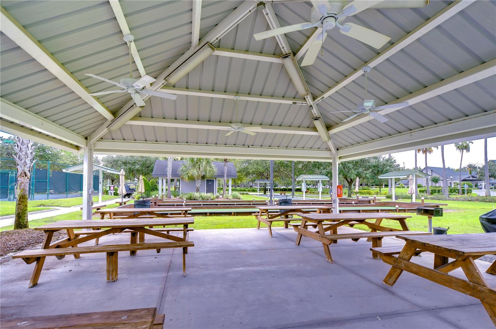 Listing photo id 41 for 1210 Wolford Drive