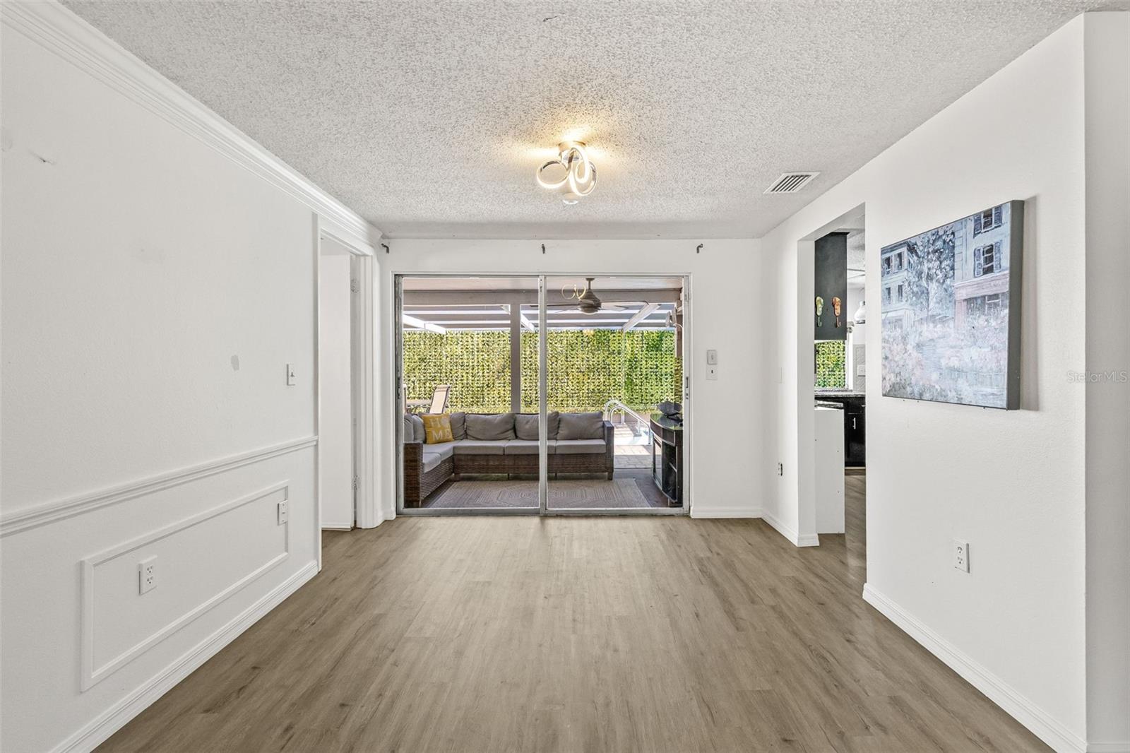 Image 11 of 43 For 12222 Meadowbrook Lane