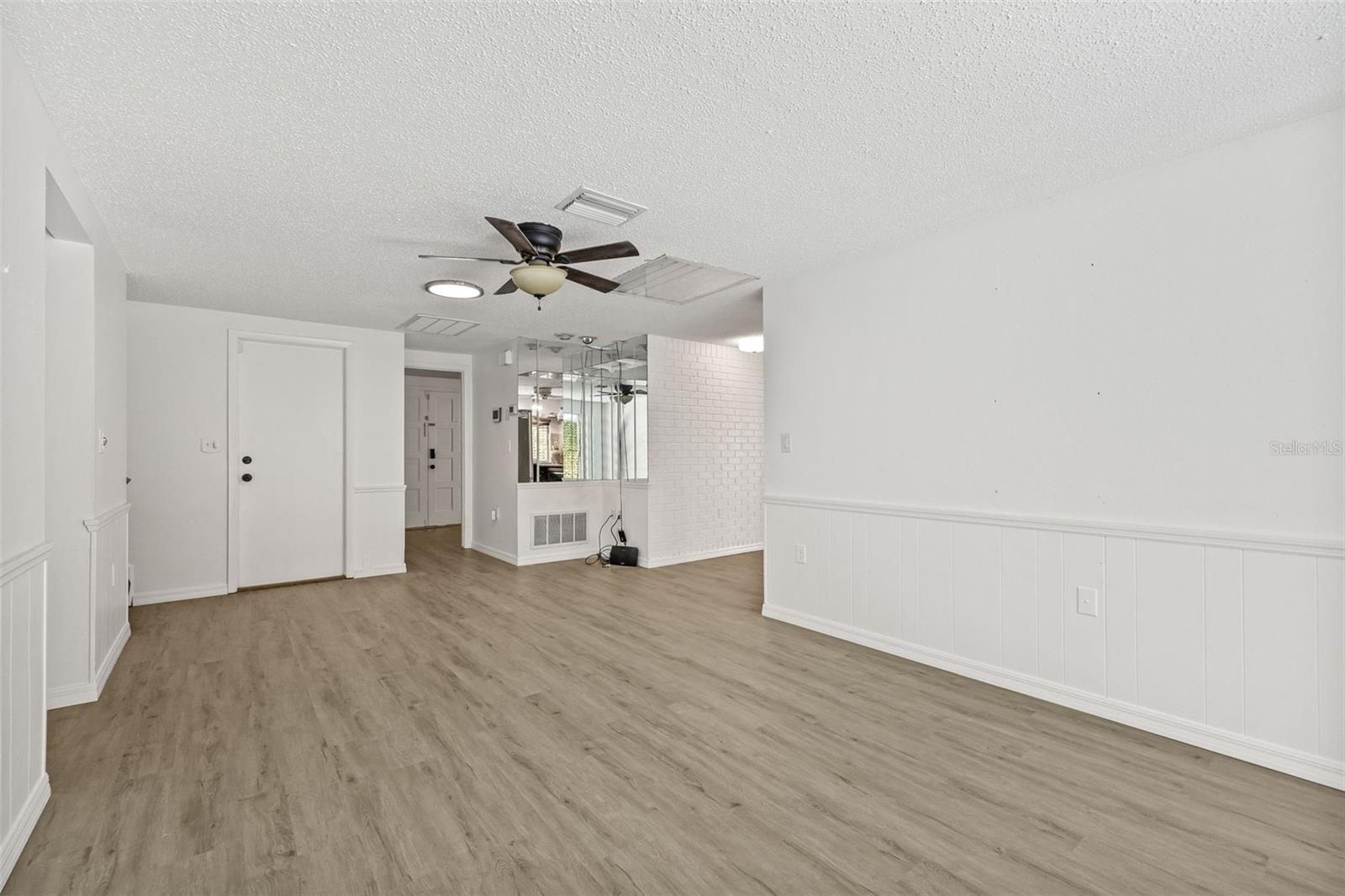 Image 15 of 43 For 12222 Meadowbrook Lane