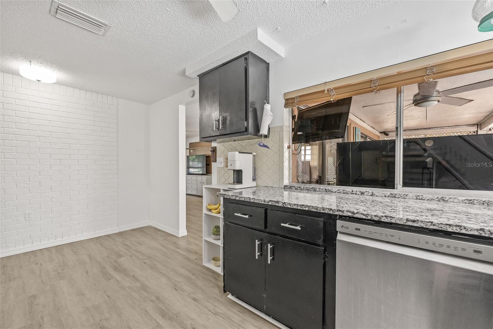 Image 21 of 43 For 12222 Meadowbrook Lane