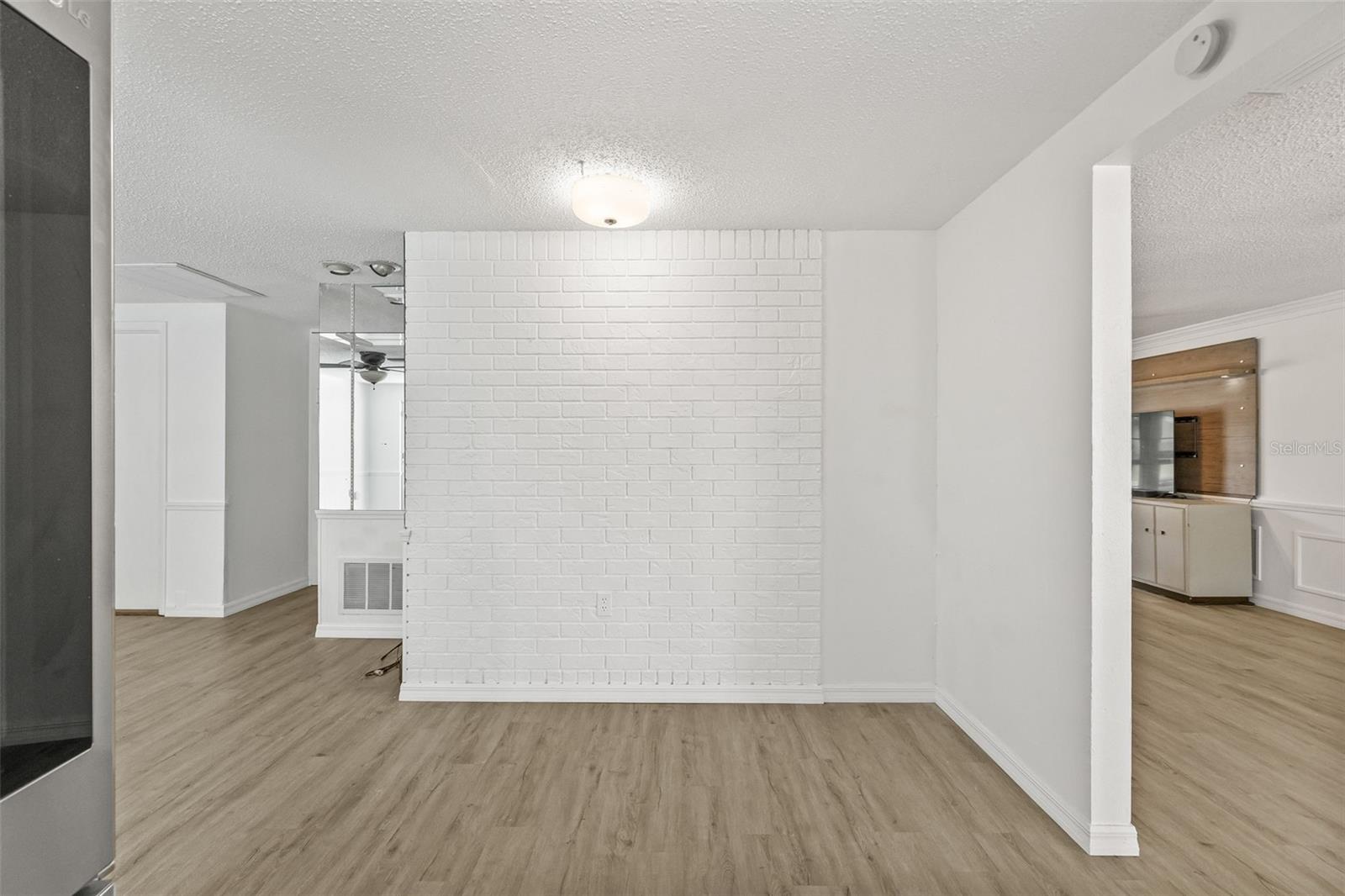 Image 22 of 43 For 12222 Meadowbrook Lane