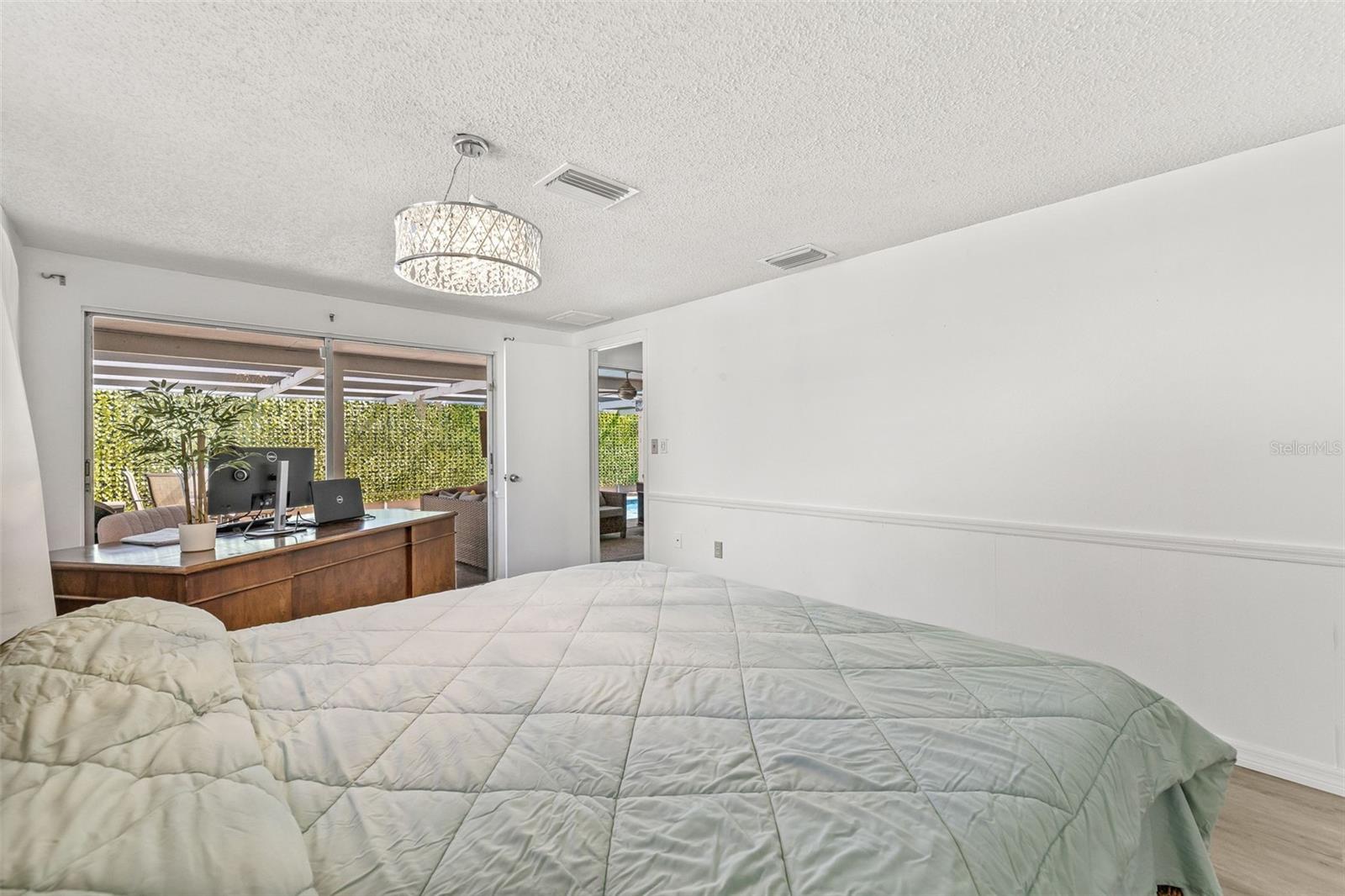 Image 25 of 43 For 12222 Meadowbrook Lane