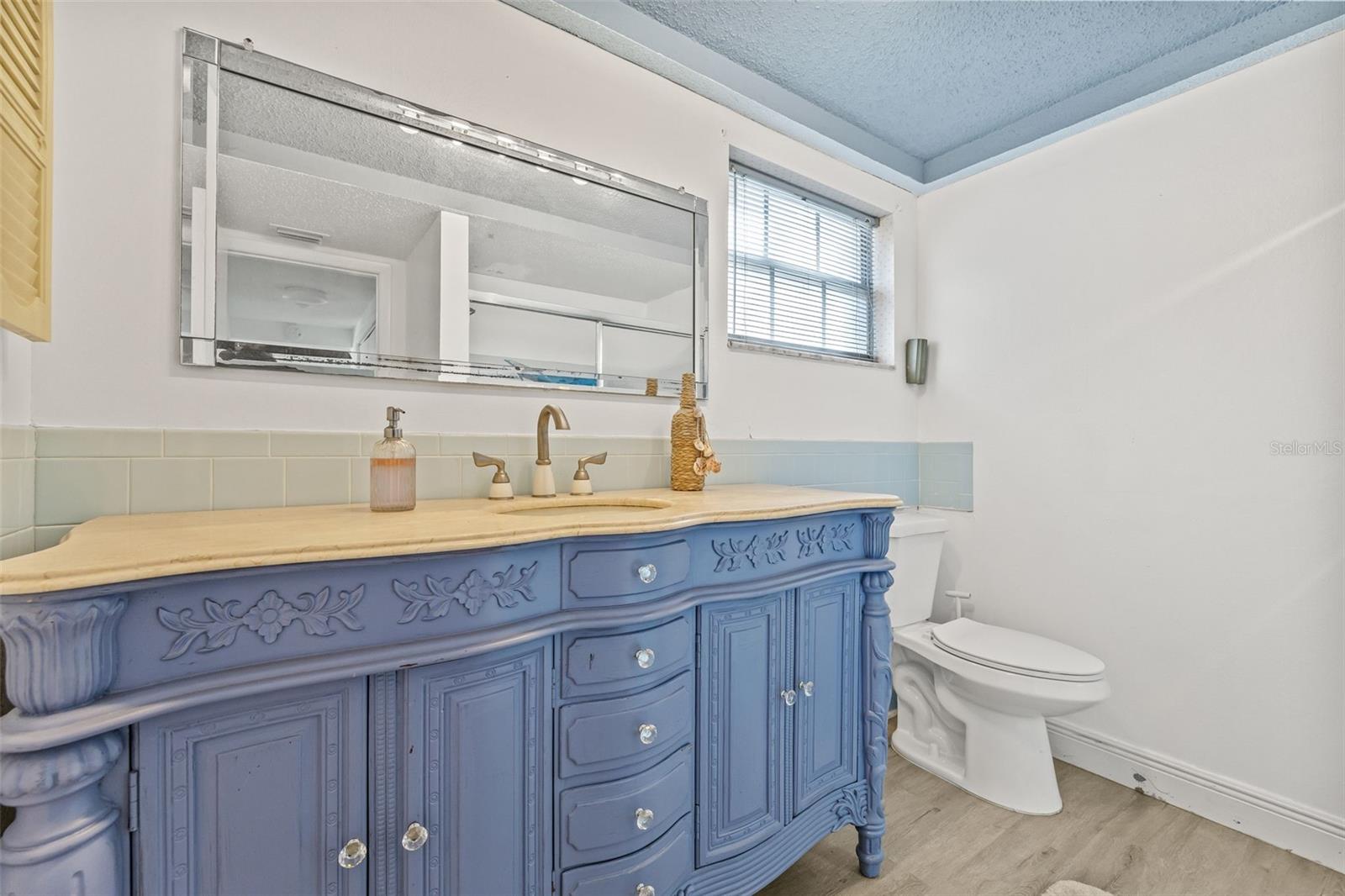 Image 30 of 43 For 12222 Meadowbrook Lane