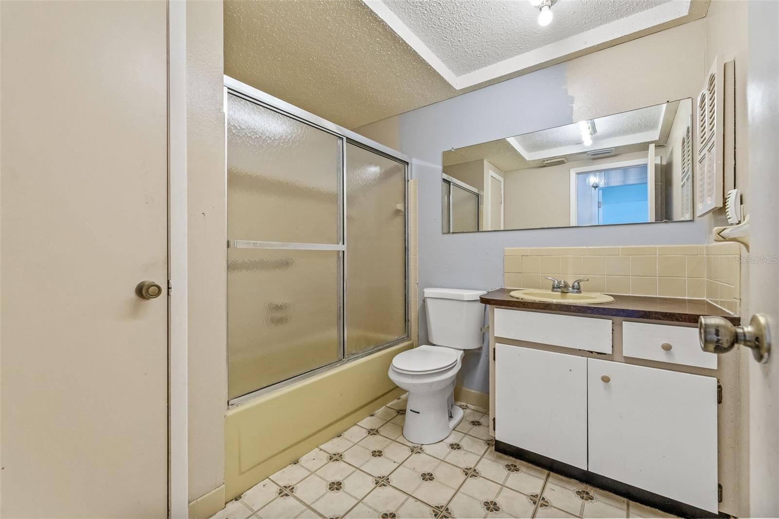 Image 34 of 43 For 12222 Meadowbrook Lane