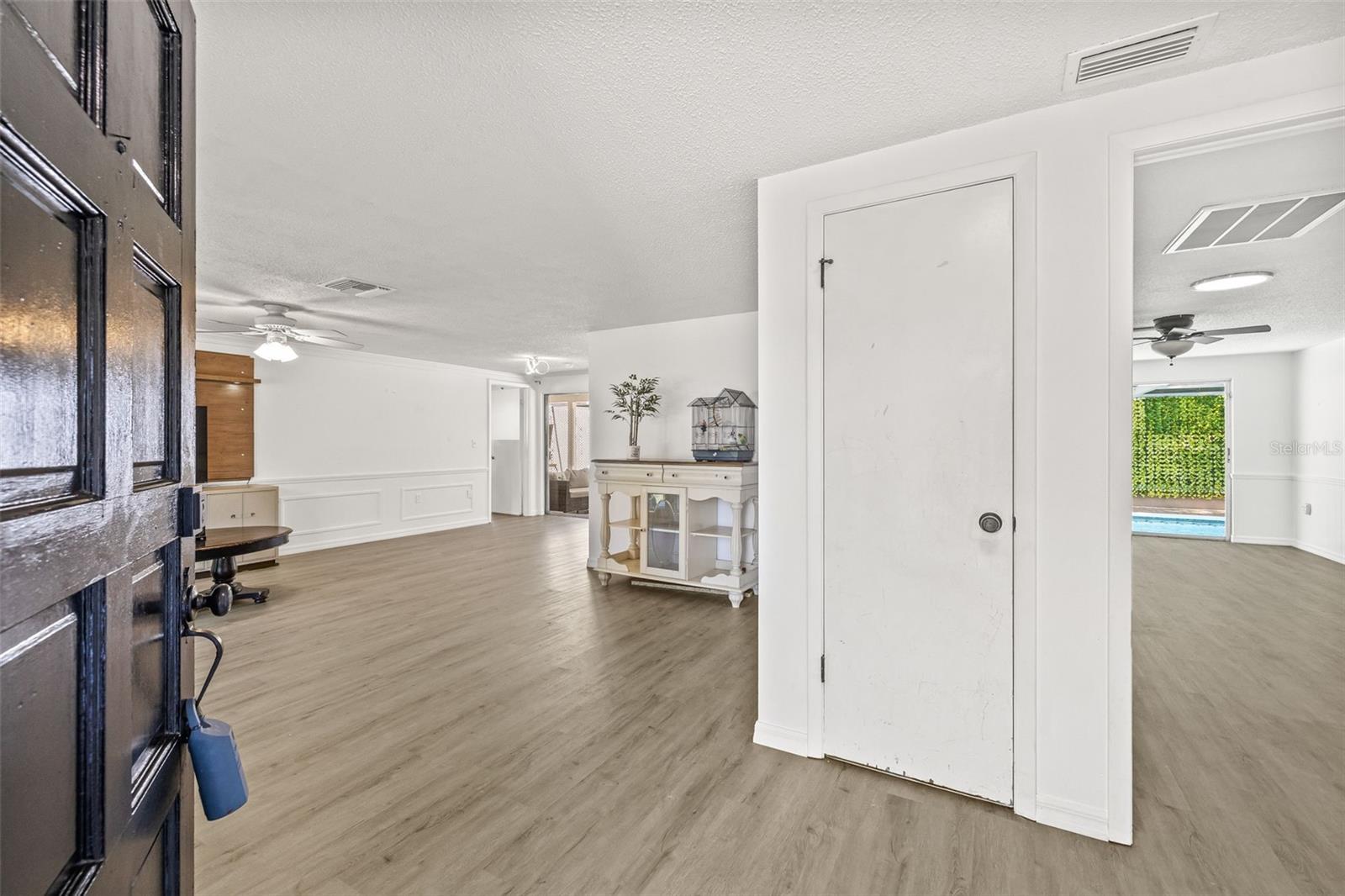 Image 6 of 43 For 12222 Meadowbrook Lane