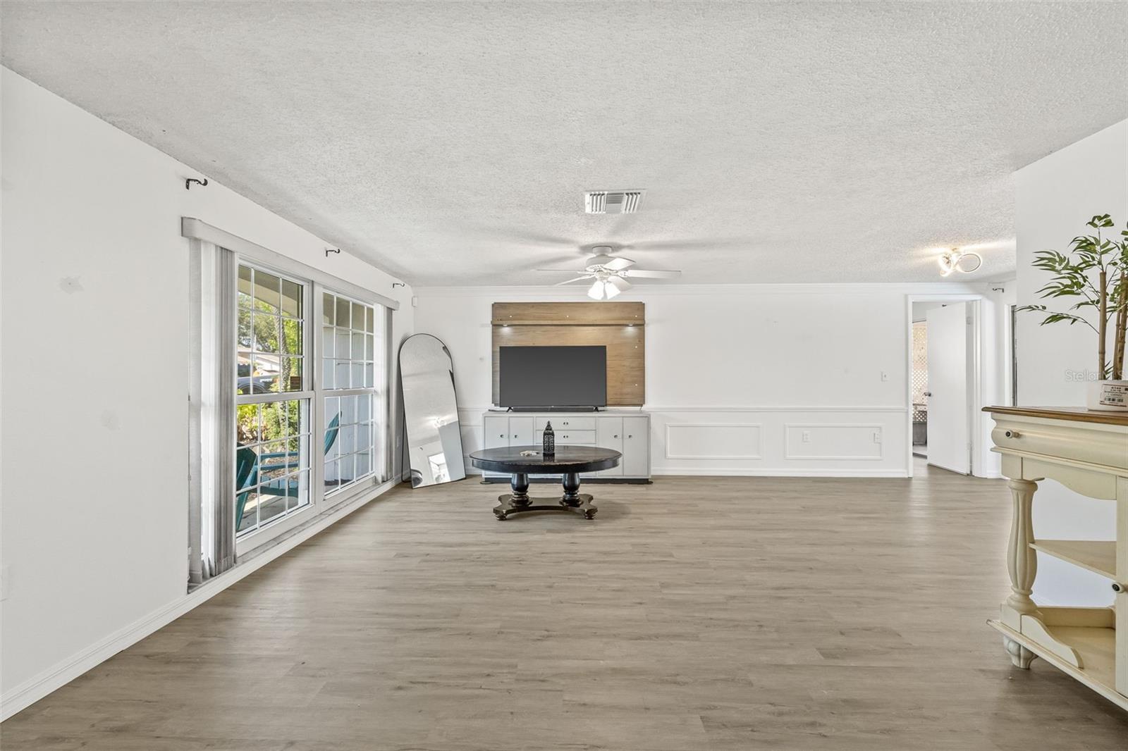 Image 9 of 43 For 12222 Meadowbrook Lane