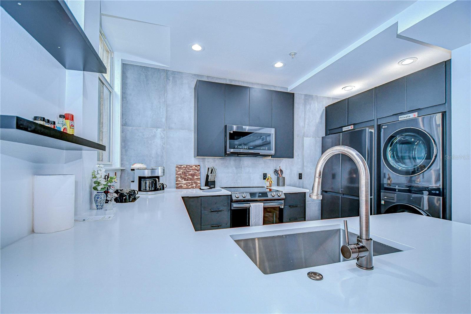 Image 7 of 26 For 215 Central Avenue 2b