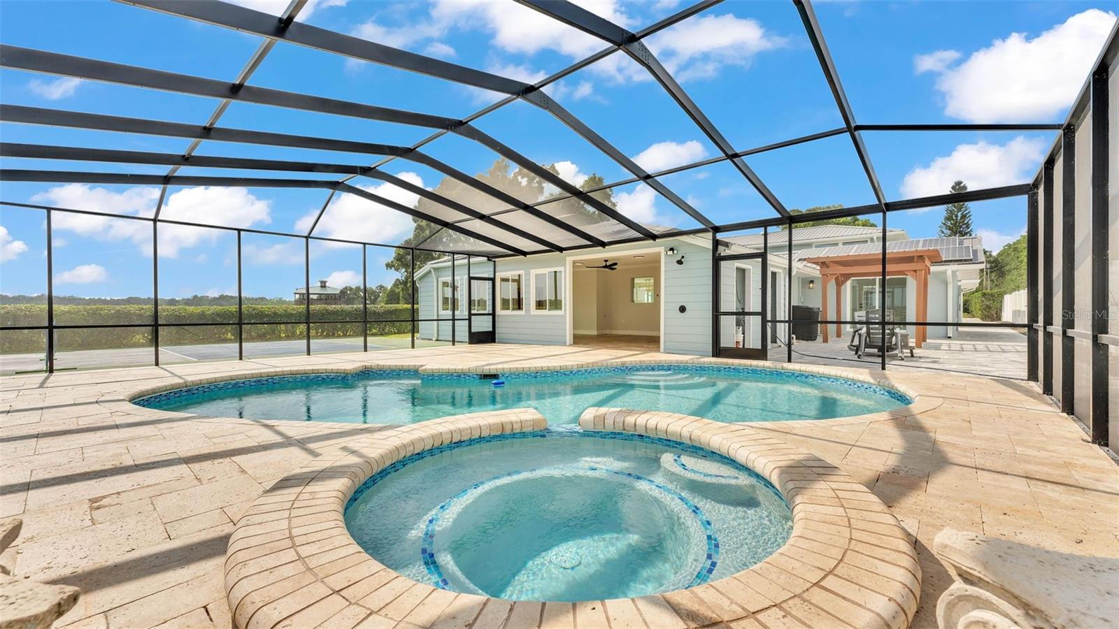 Image 12 of 98 For 390 Windermere Drive