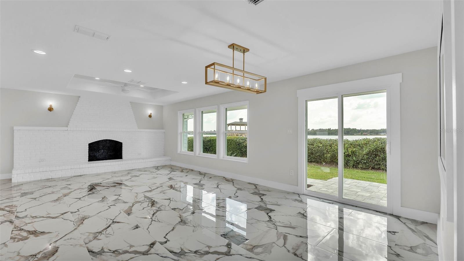 Image 17 of 98 For 390 Windermere Drive