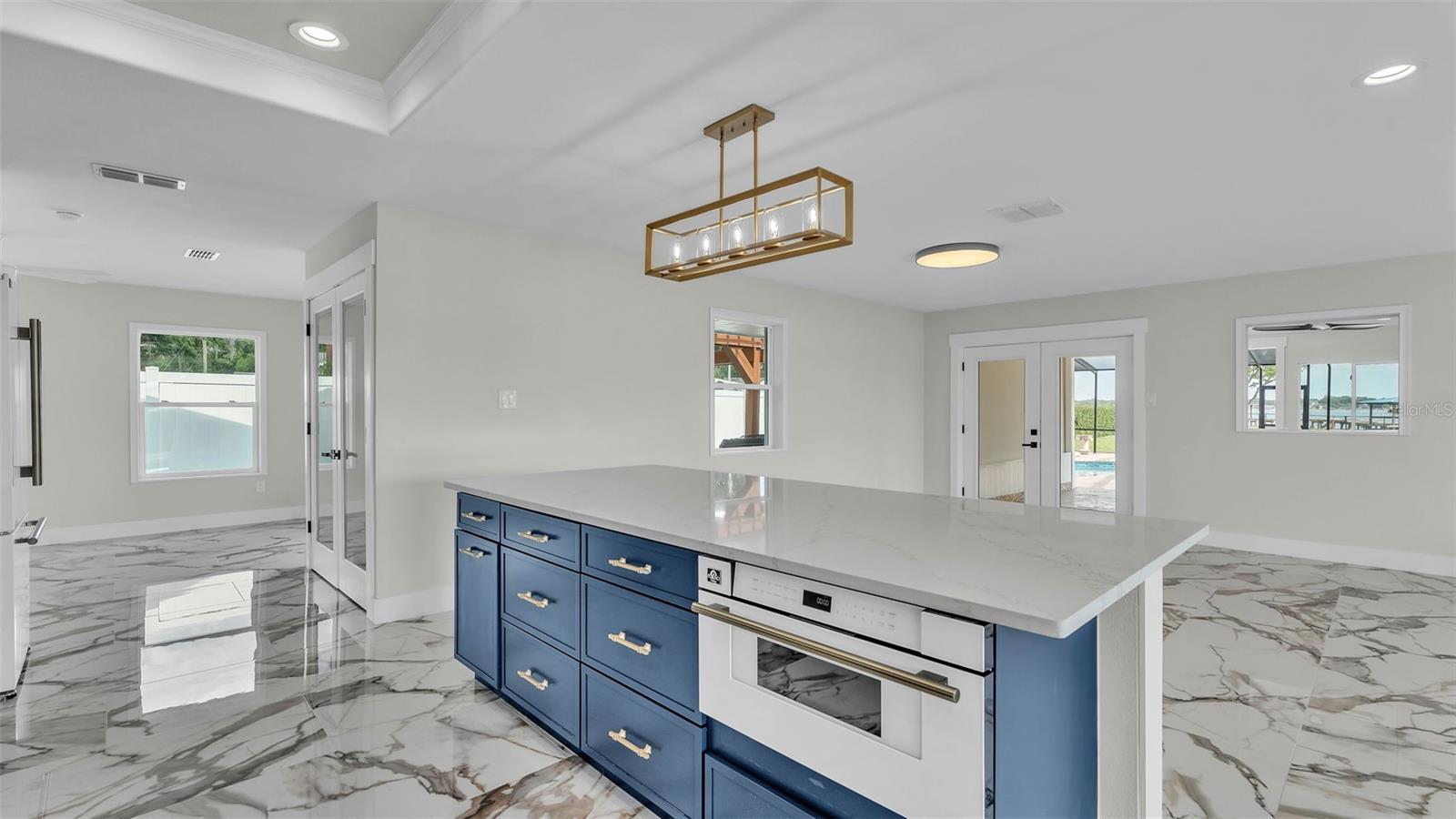 Image 18 of 98 For 390 Windermere Drive