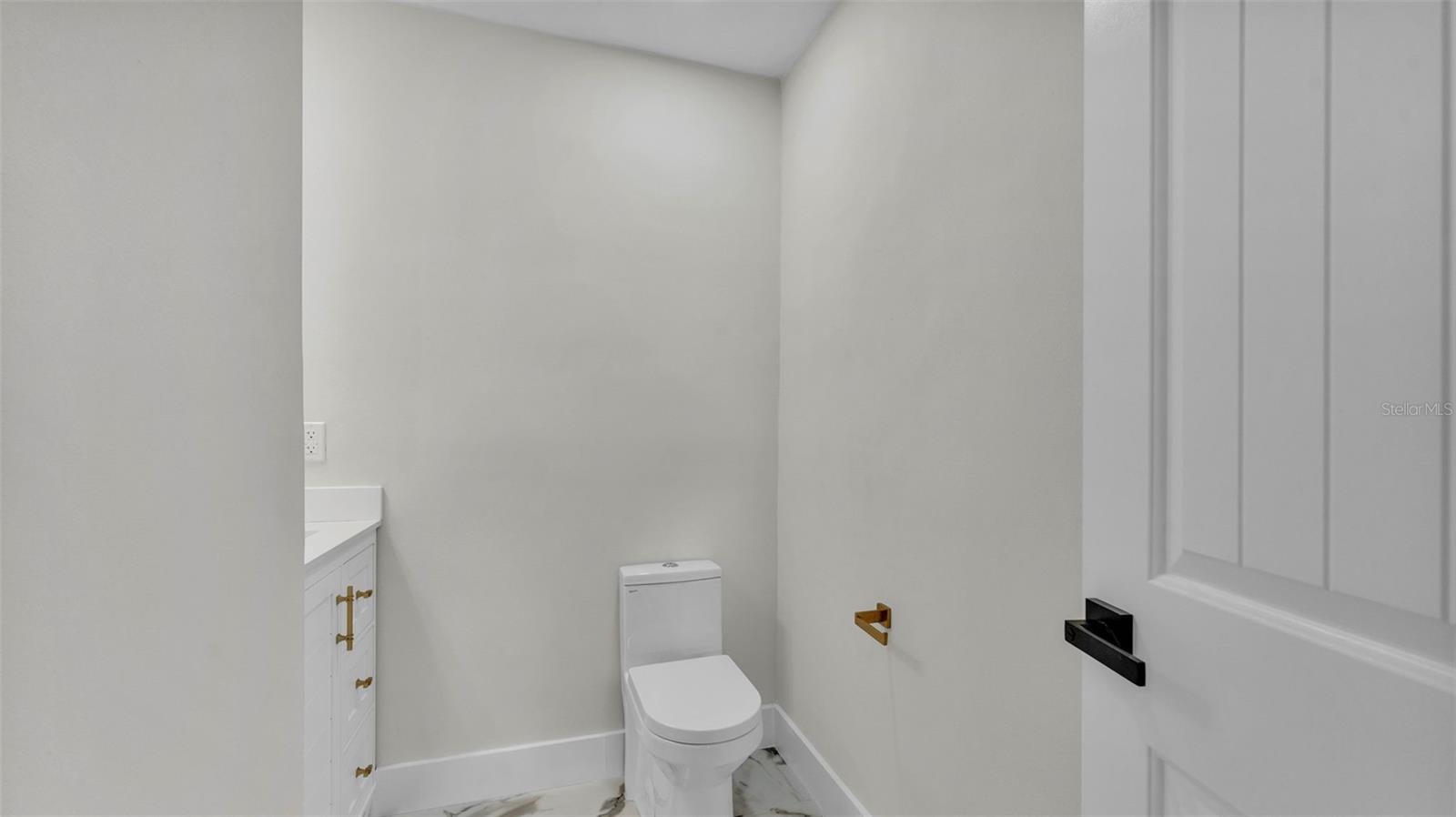 Image 68 of 98 For 390 Windermere Drive