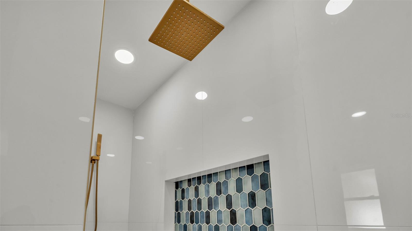 Image 72 of 98 For 390 Windermere Drive