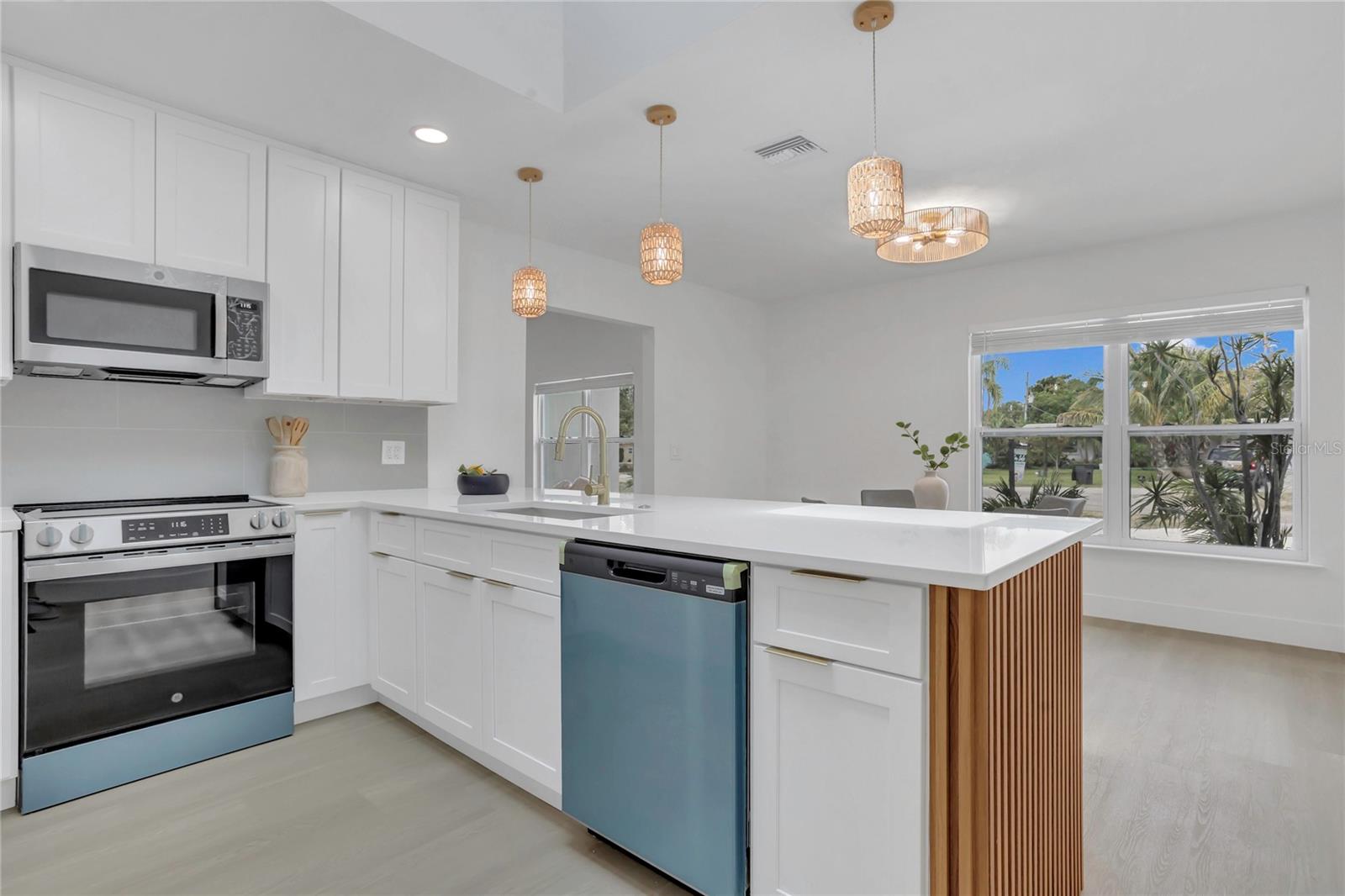 Image 13 of 44 For 323 48th Street Nw