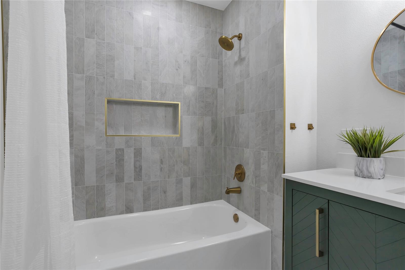 Image 23 of 44 For 323 48th Street Nw