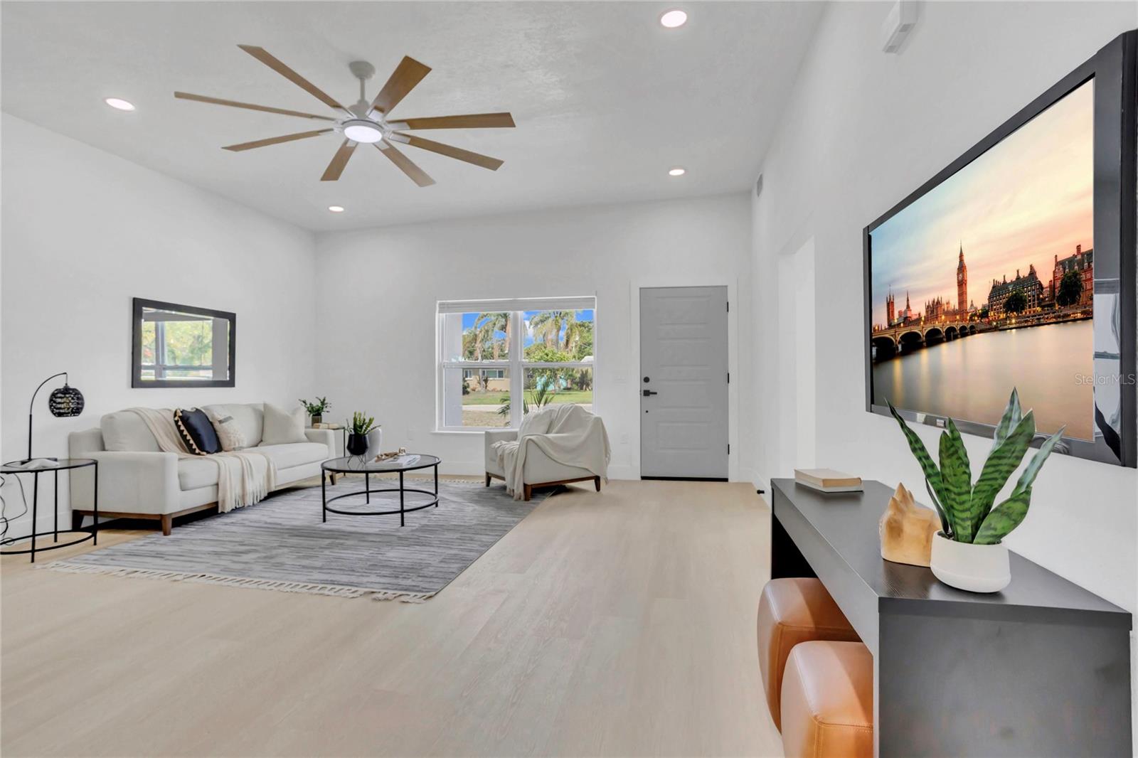 Image 6 of 44 For 323 48th Street Nw