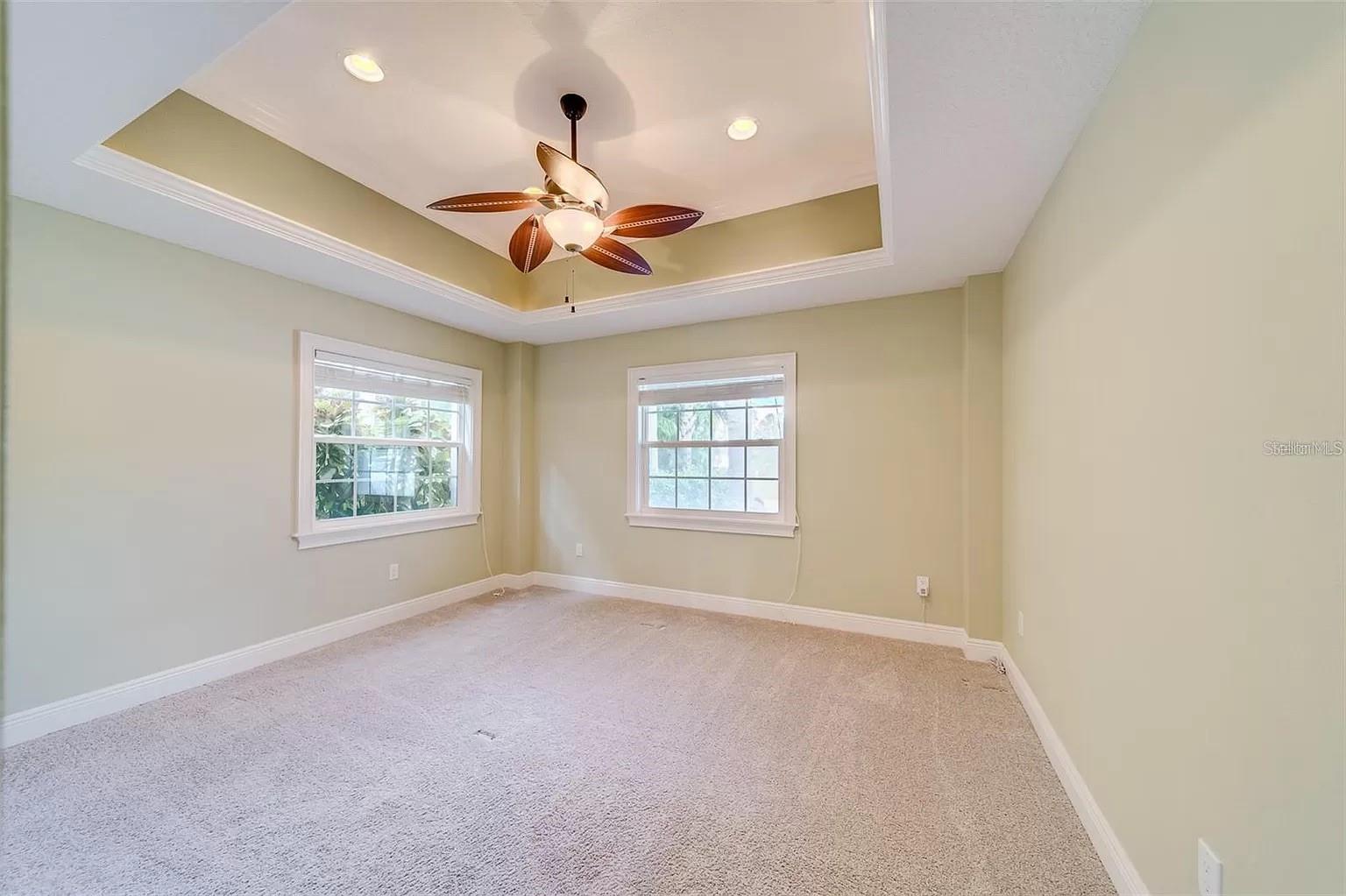 Listing photo id 16 for 803 Harbor Drive