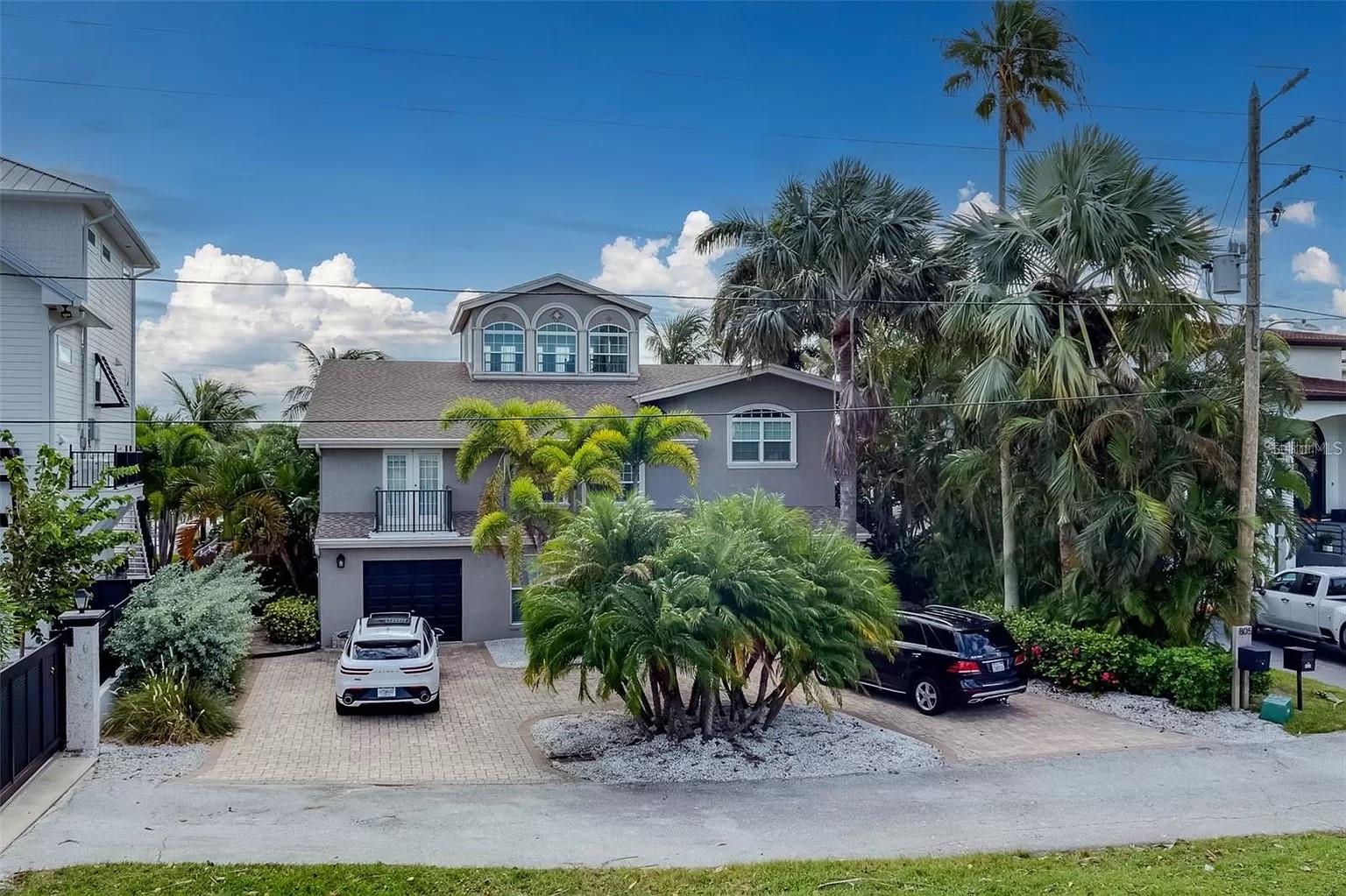 Listing photo id 0 for 803 Harbor Drive