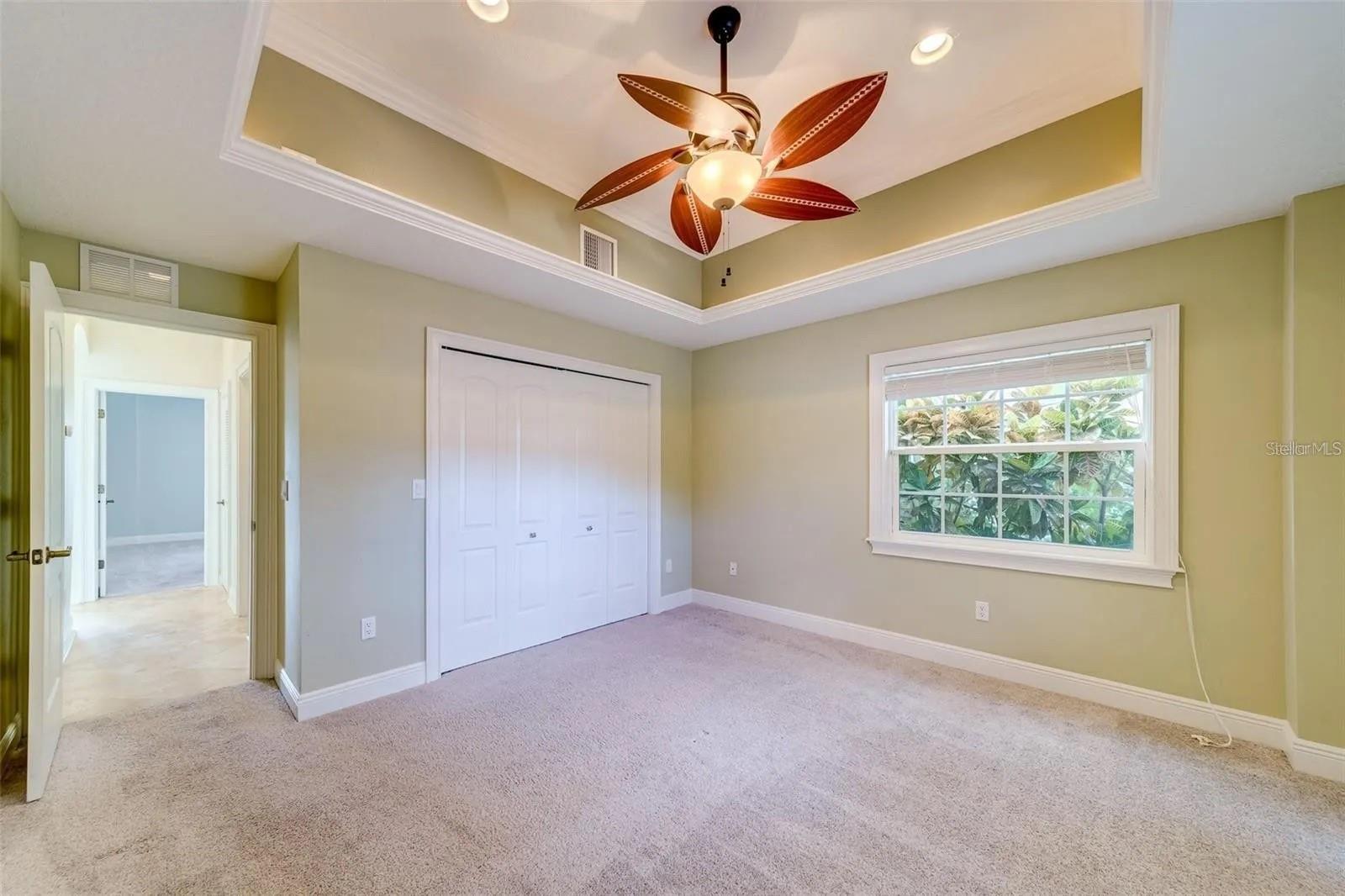 Listing photo id 18 for 803 Harbor Drive
