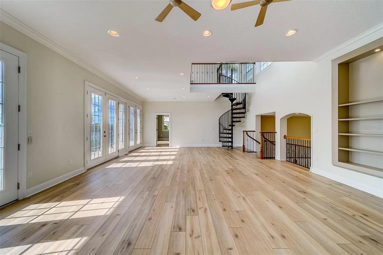 Listing photo id 22 for 803 Harbor Drive