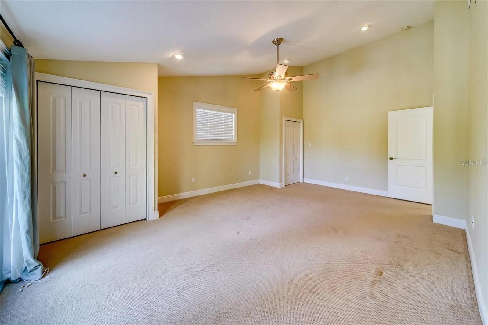Listing photo id 24 for 803 Harbor Drive
