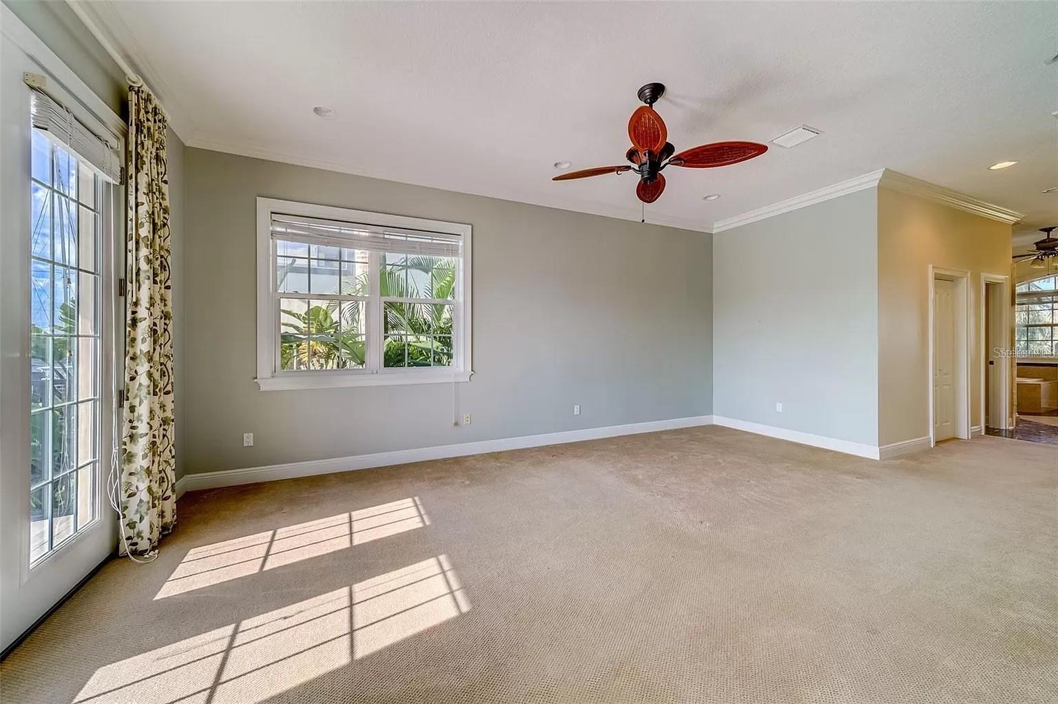 Listing photo id 26 for 803 Harbor Drive