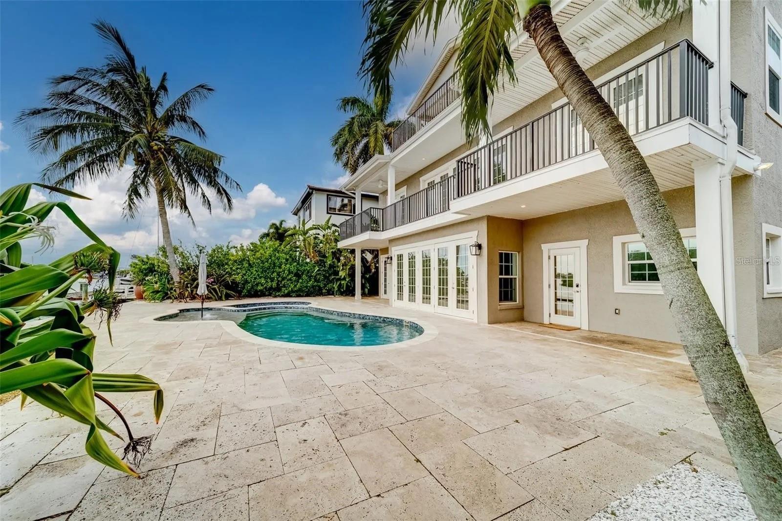 Listing photo id 47 for 803 Harbor Drive