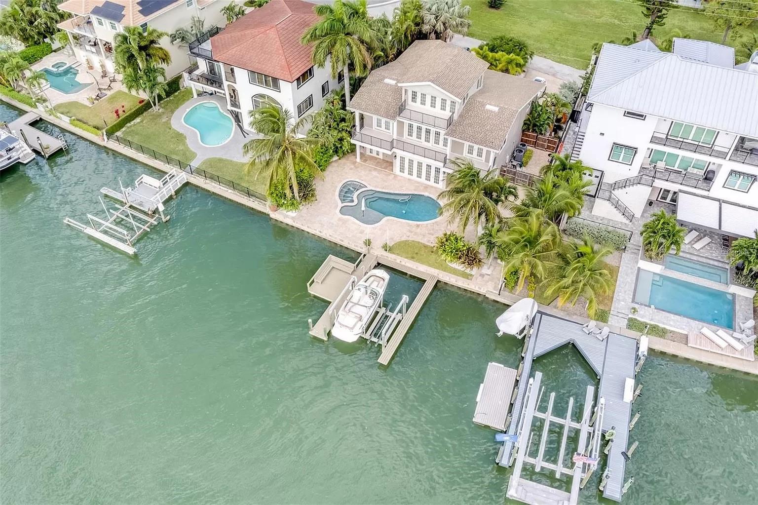 Listing photo id 49 for 803 Harbor Drive