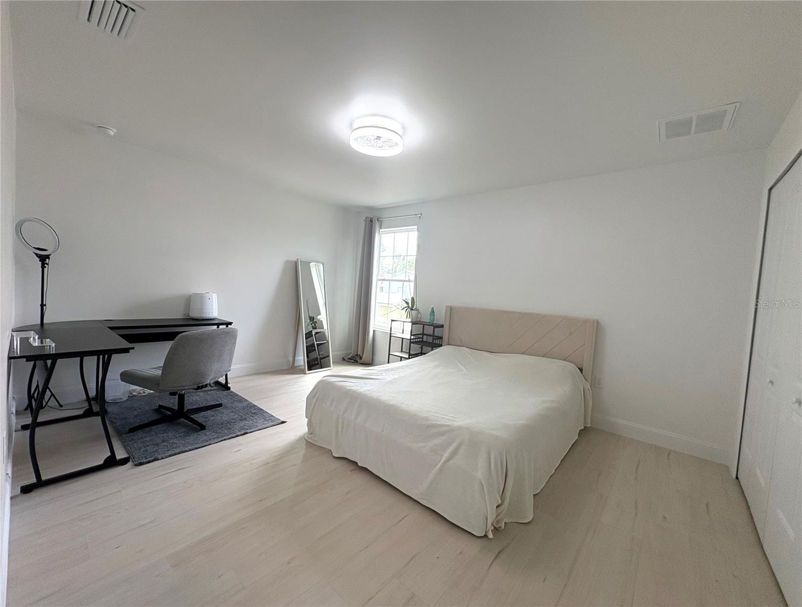 Image 17 of 21 For 7044 Brickell Court