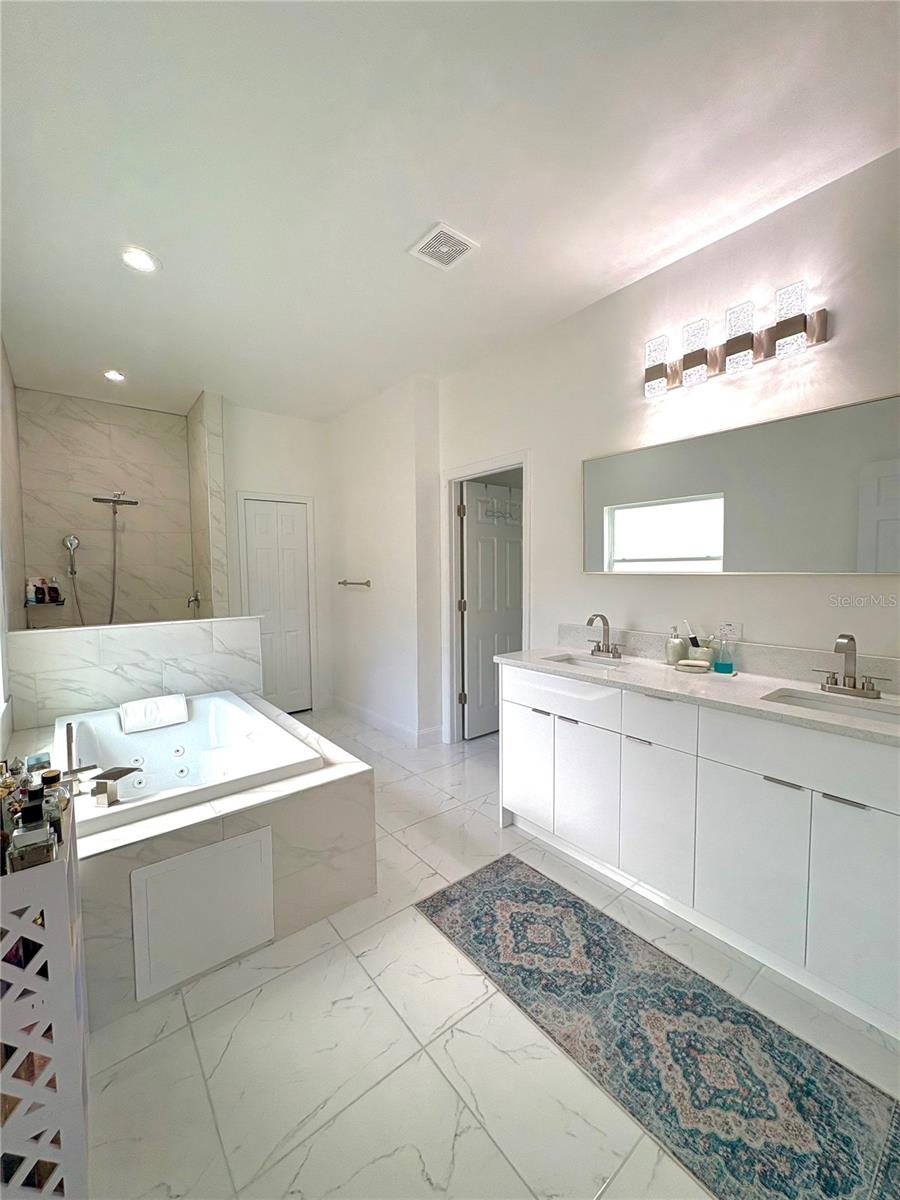 Image 9 of 21 For 7044 Brickell Court